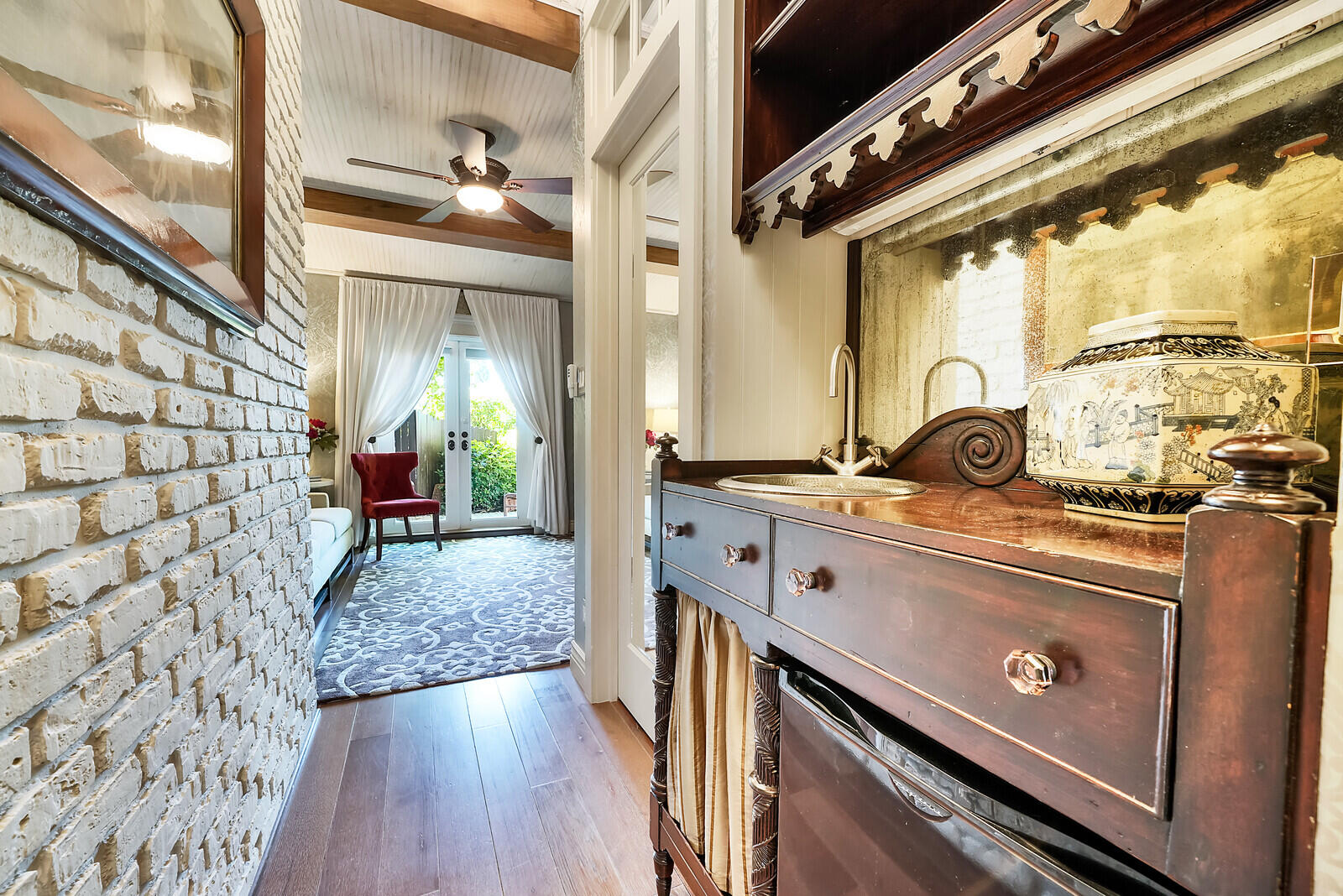 137 S Oak Street Property Photo 45