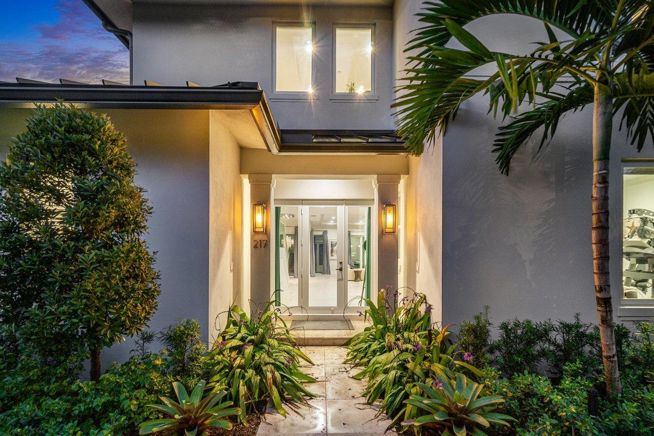217 Gulfstream Boulevard Property Photo 1