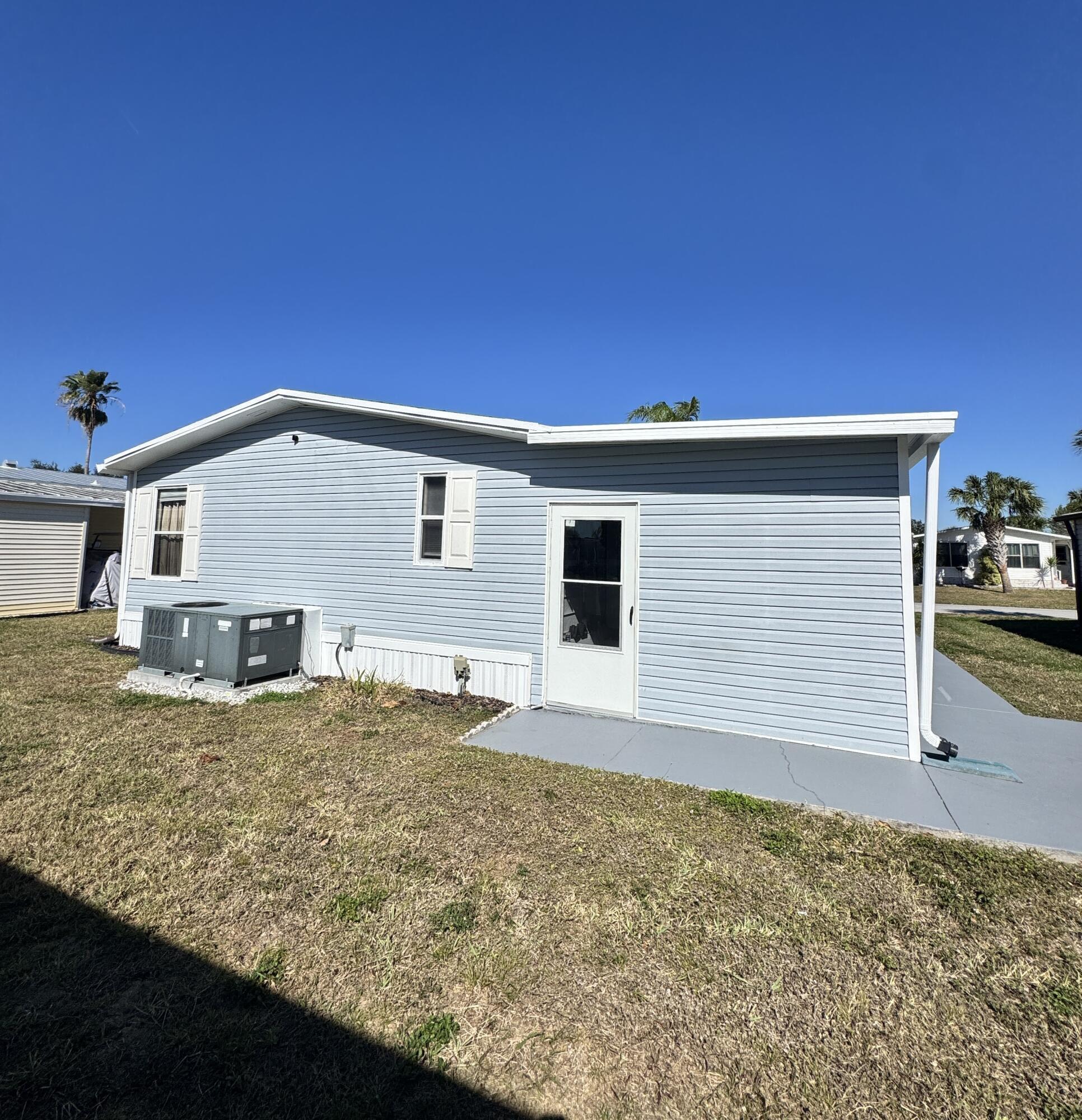 13953 Adelfa Avenue Property Photo 8