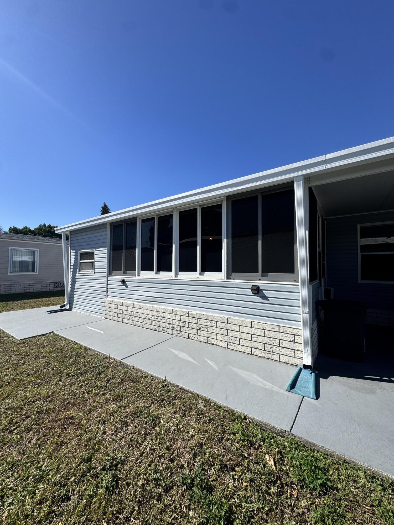 13953 Adelfa Avenue Property Photo 9