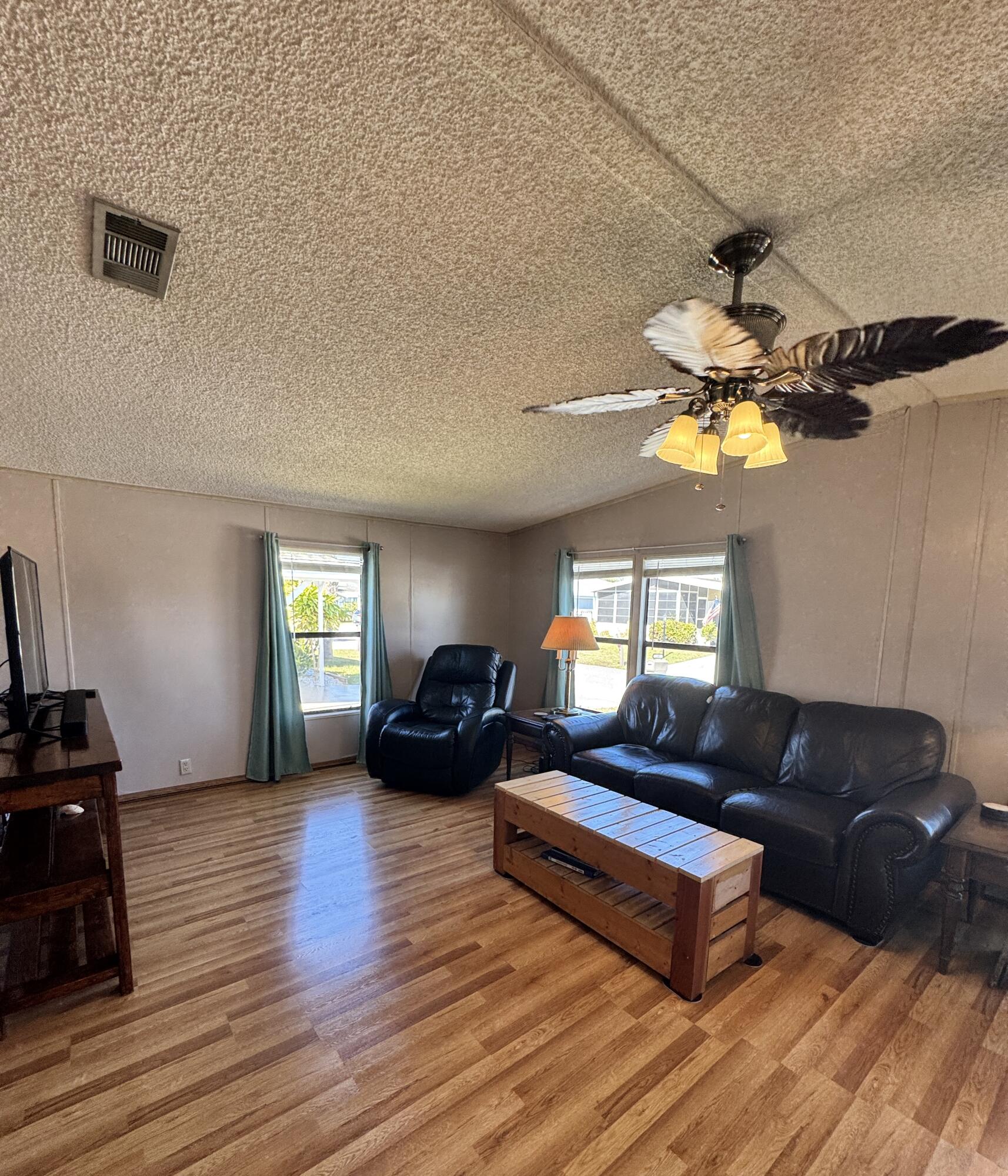 13953 Adelfa Avenue Property Photo 20