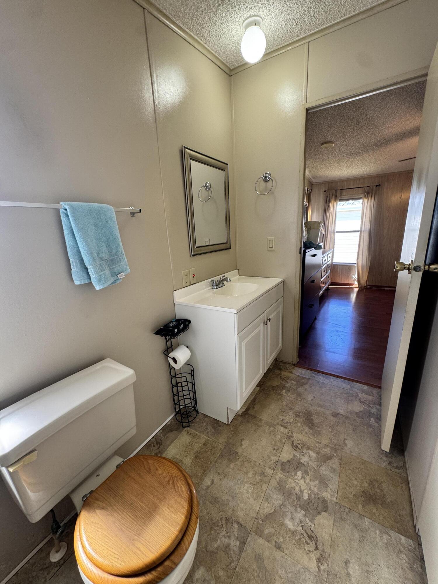 13953 Adelfa Avenue Property Photo 26