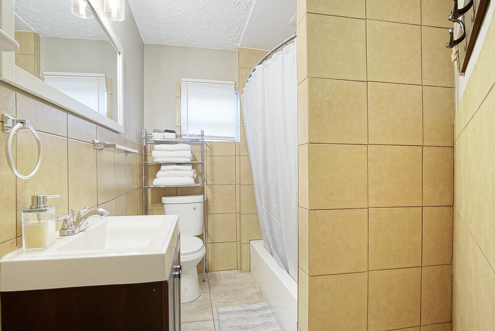 1002 Avenue E E Property Photo 18