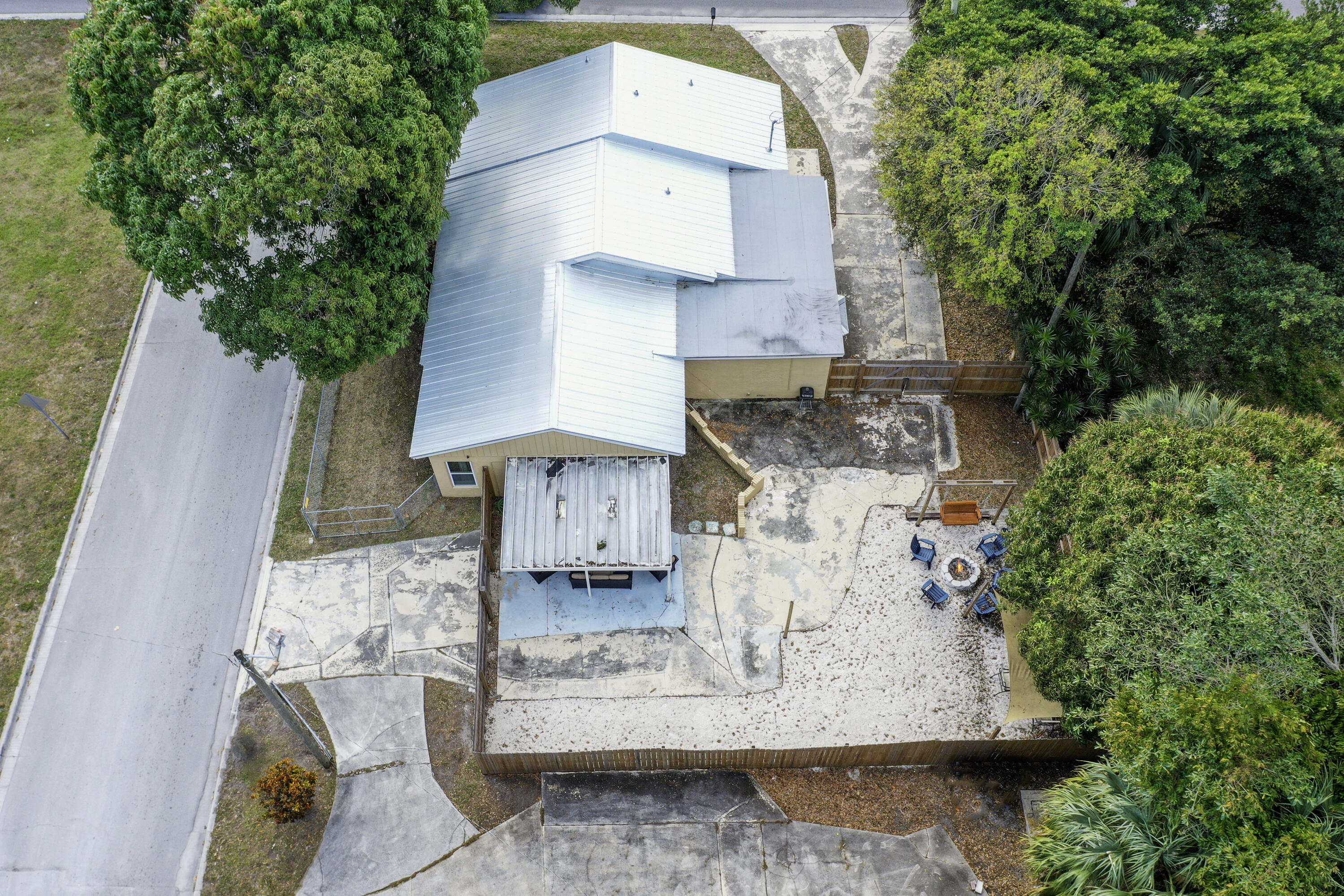 1002 Avenue E E Property Photo 27