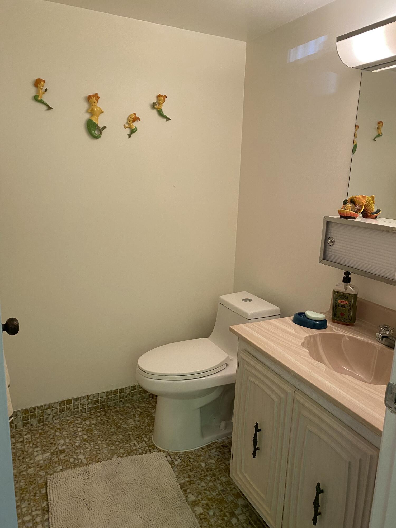 725 Lori Drive 106 Property Photo 5