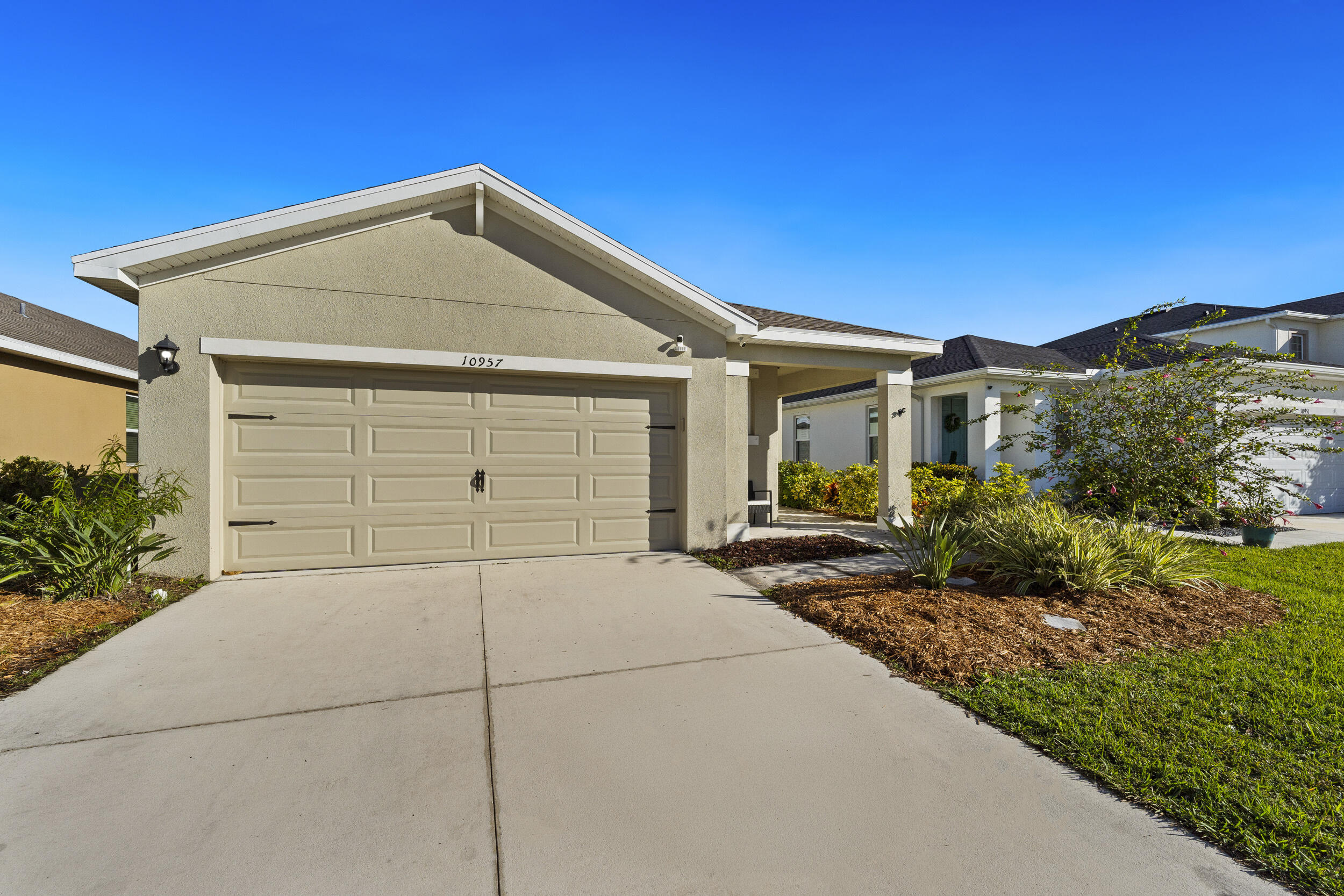 10957 SW Pacini Way Property Photo 1