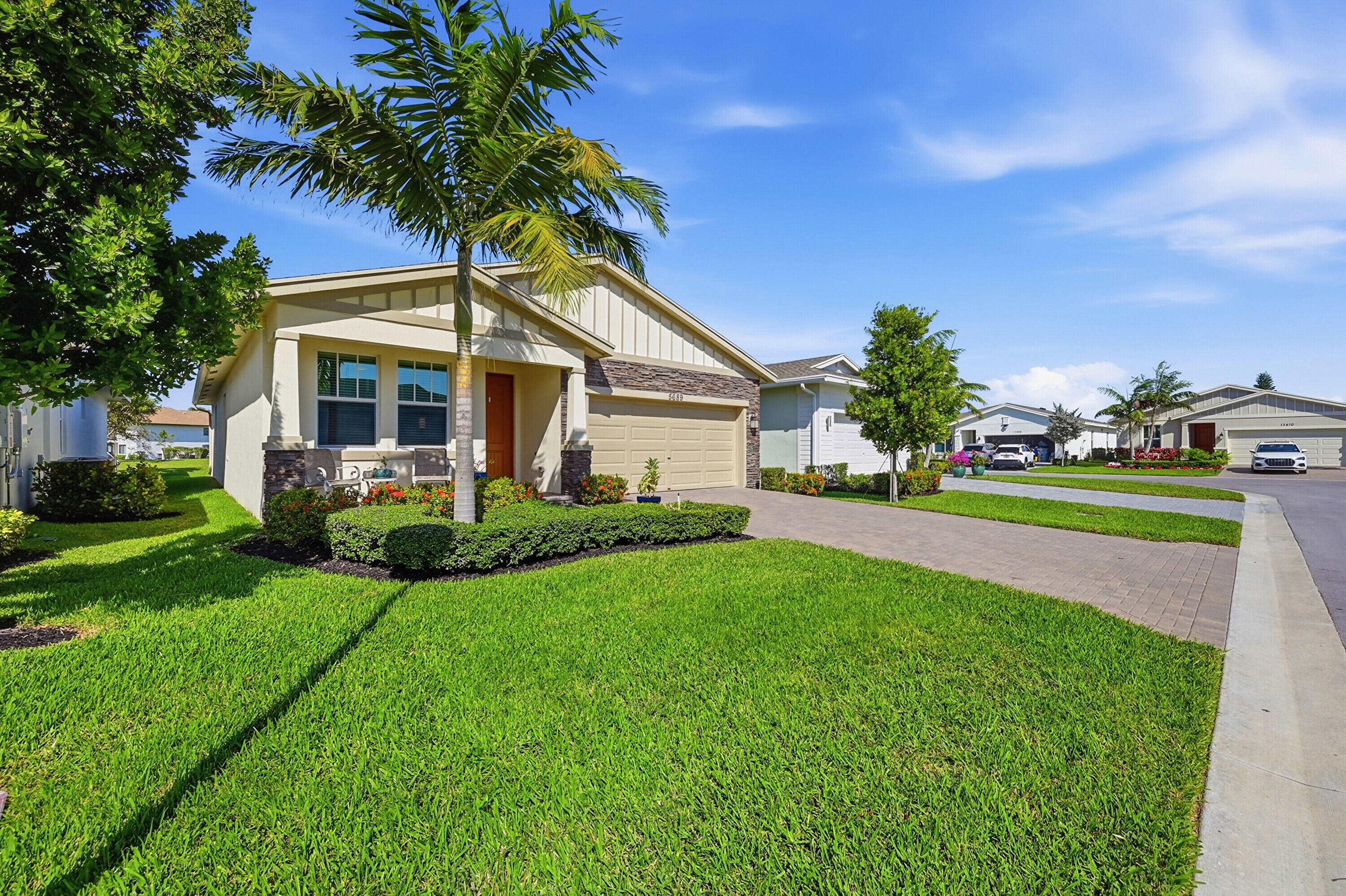5689 Graceful Way Property Photo 2