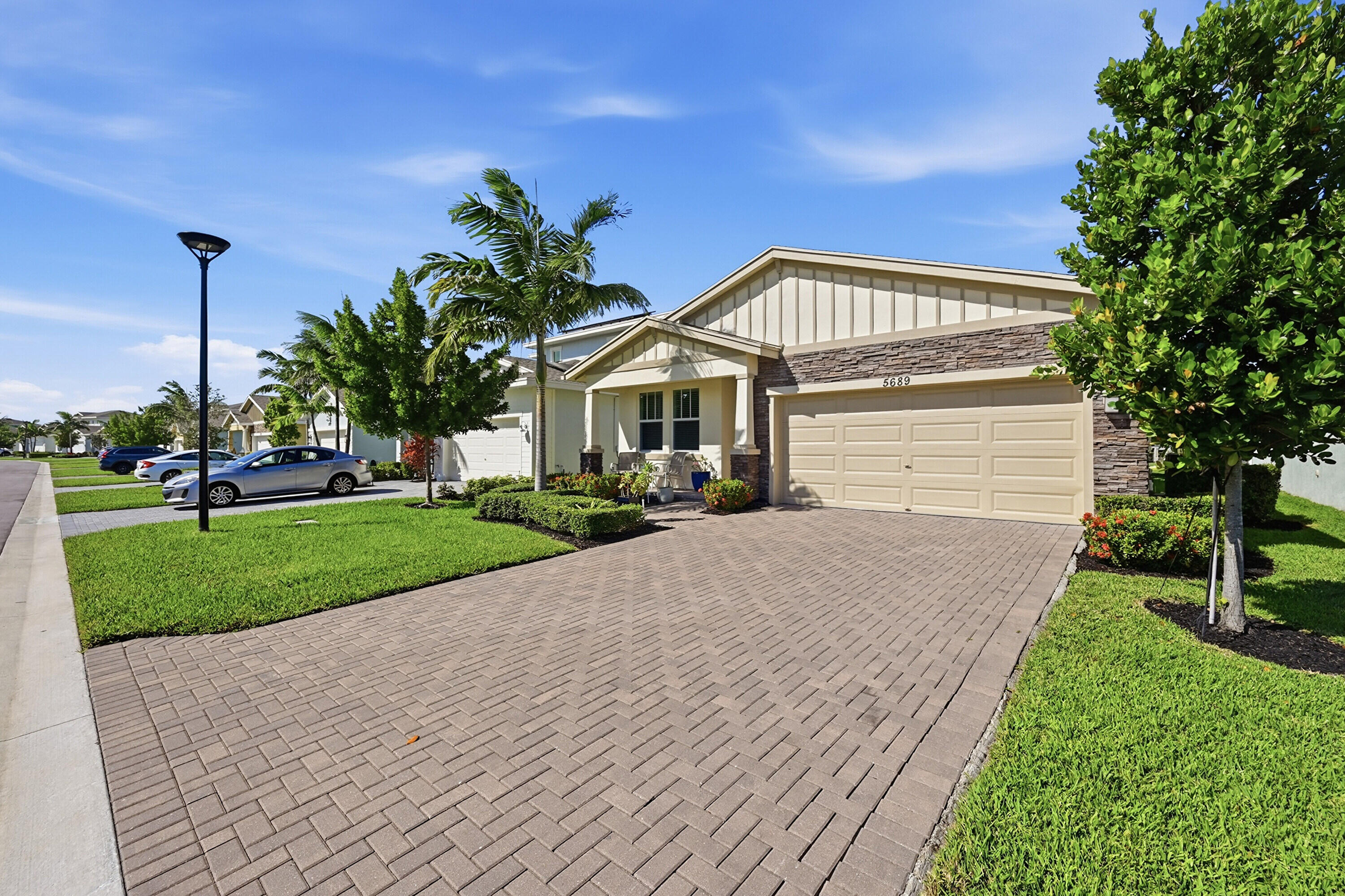 5689 Graceful Way Property Photo 3