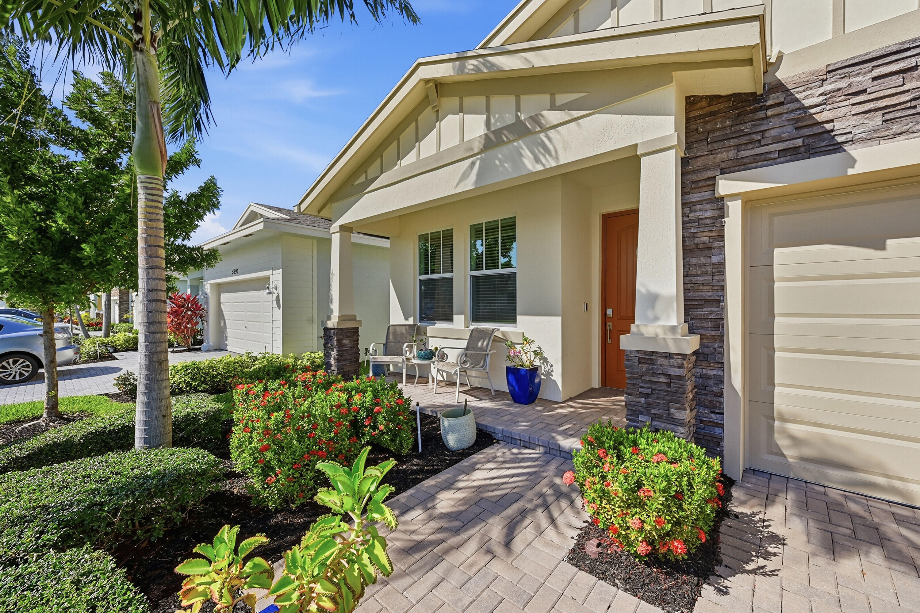 5689 Graceful Way Property Photo 4
