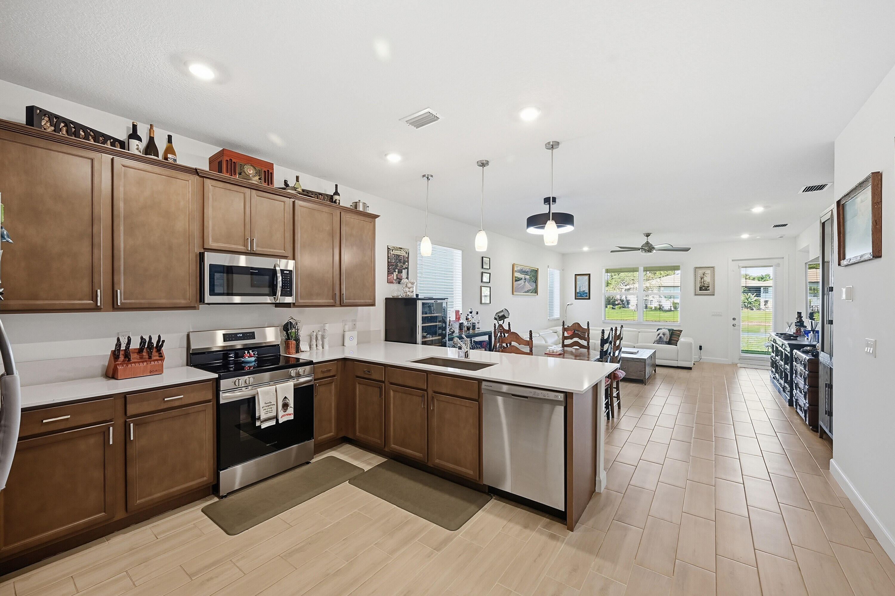 5689 Graceful Way Property Photo 8