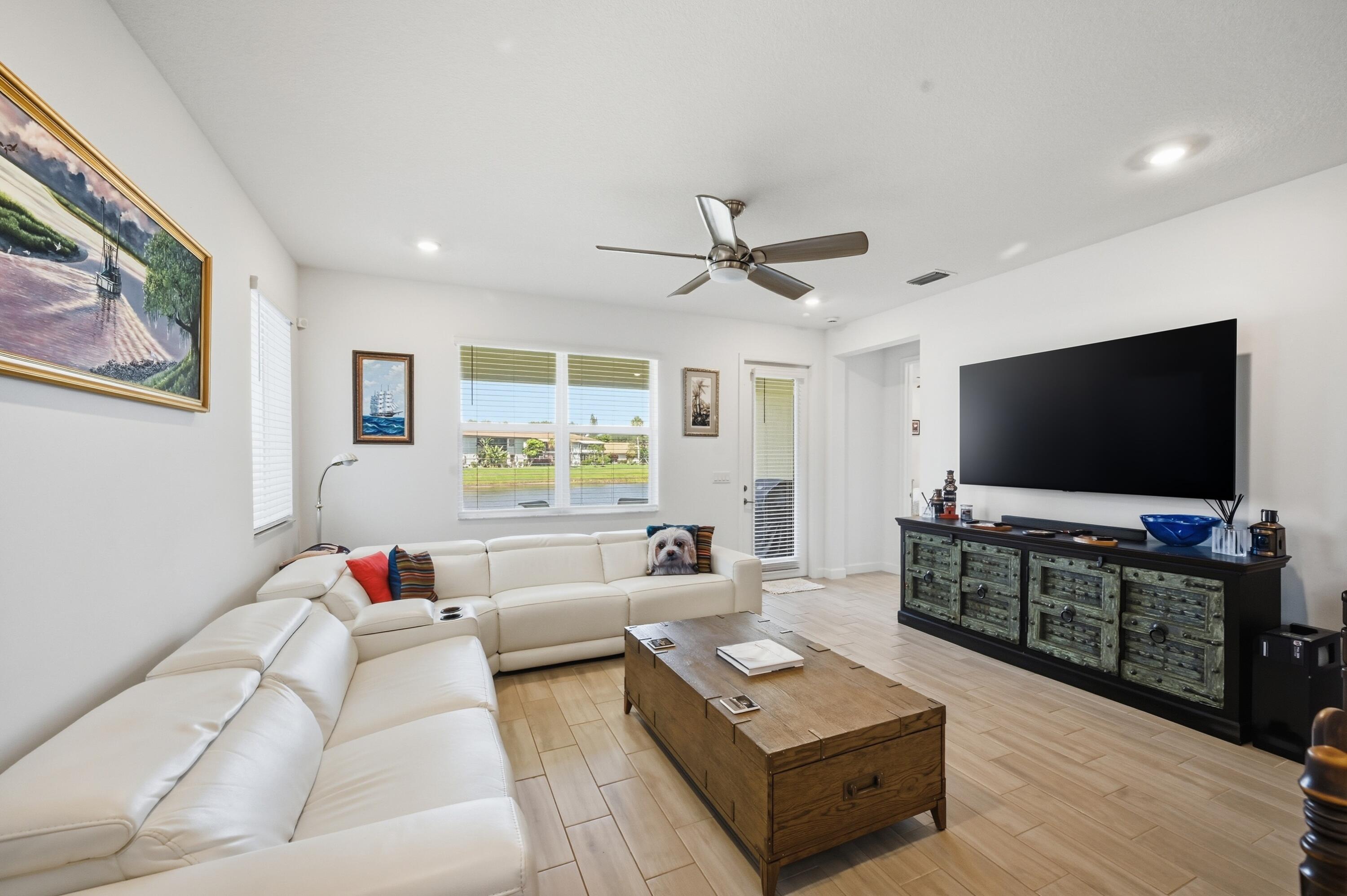 5689 Graceful Way Property Photo 14