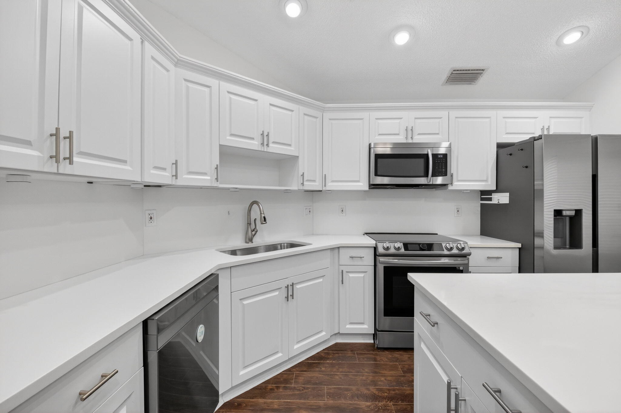 6157 Bay Isles Drive Property Photo 5