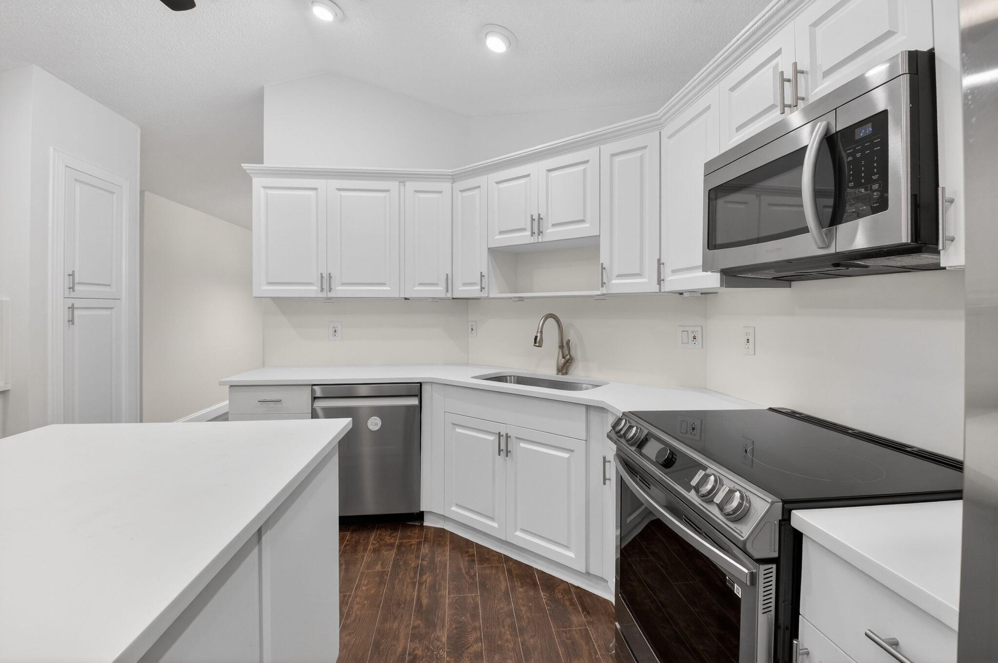 6157 Bay Isles Drive Property Photo 6
