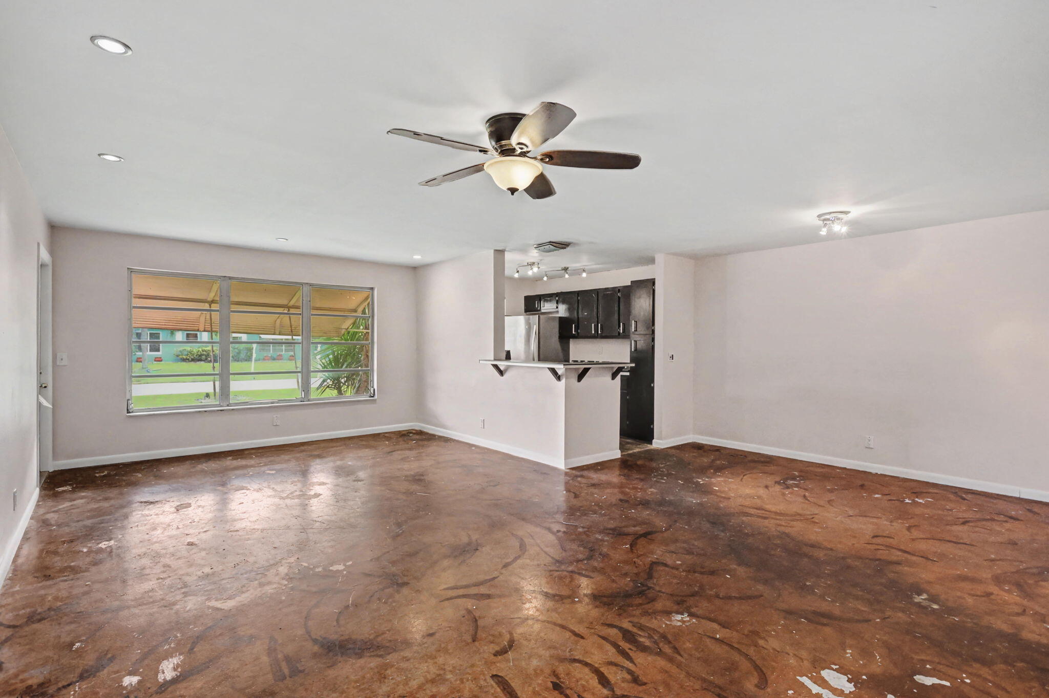 275 South Boulevard C Property Photo 5