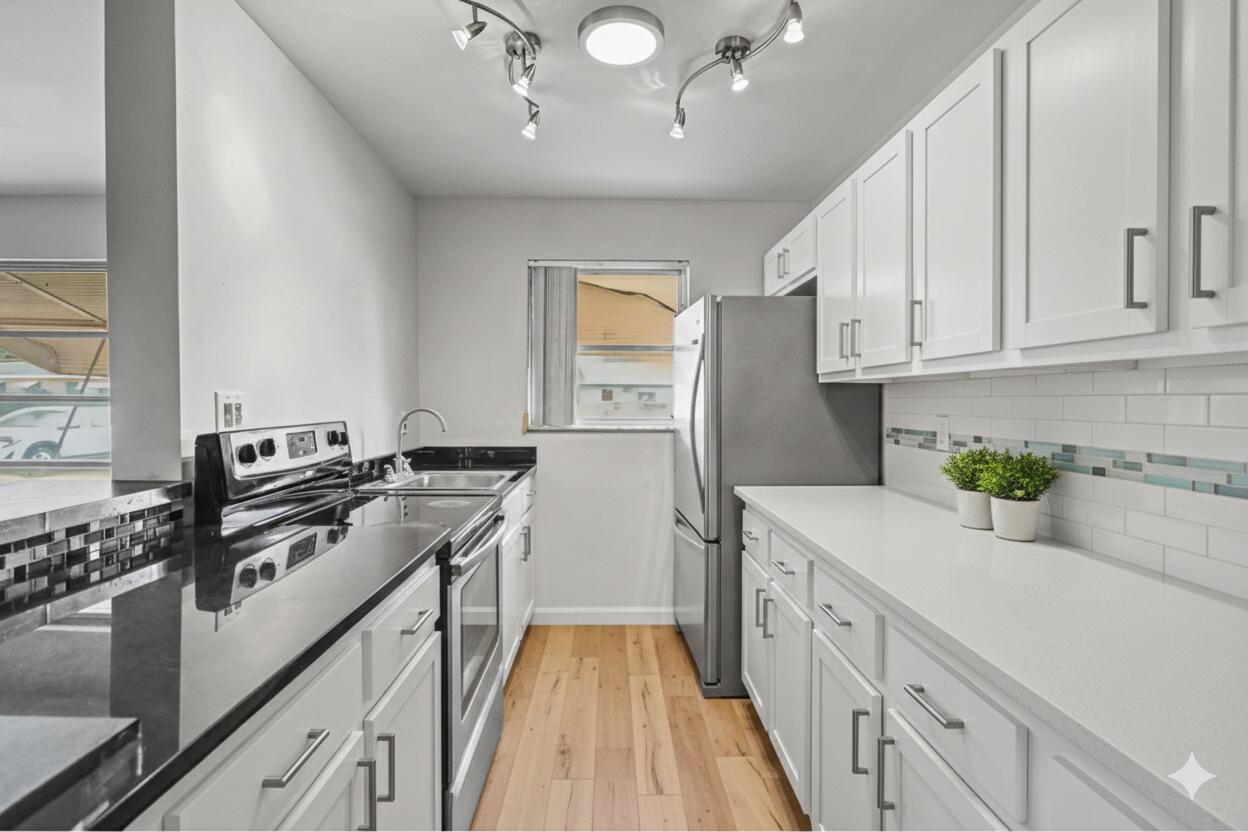 275 South Boulevard C Property Photo 8