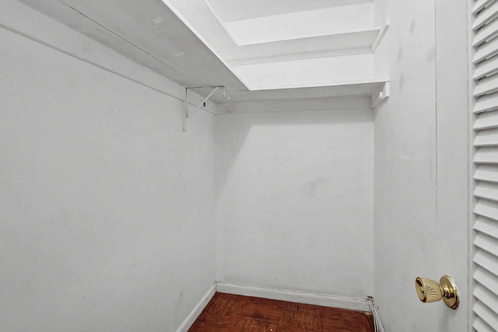 275 South Boulevard C Property Photo 12