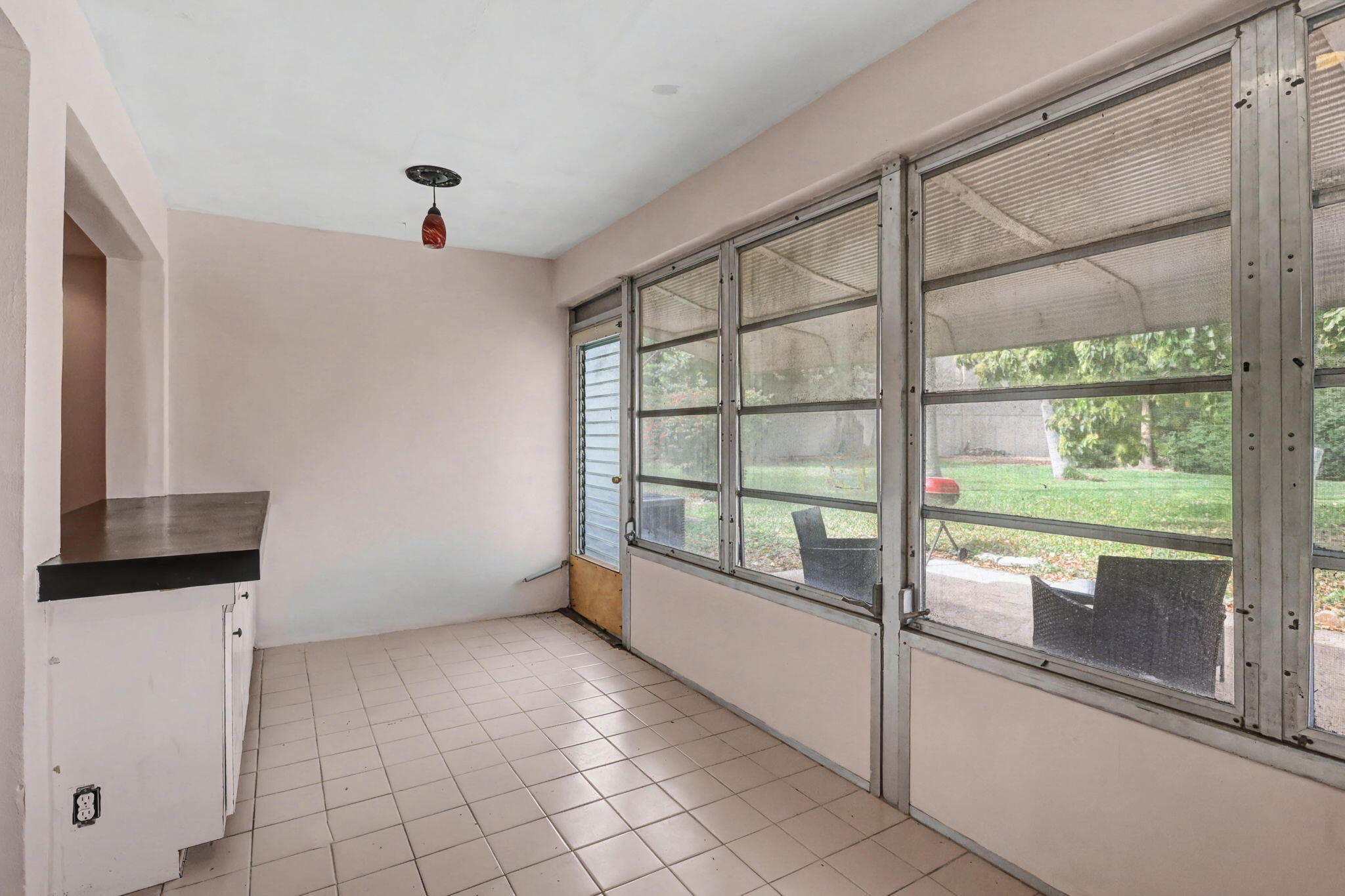 275 South Boulevard C Property Photo 16