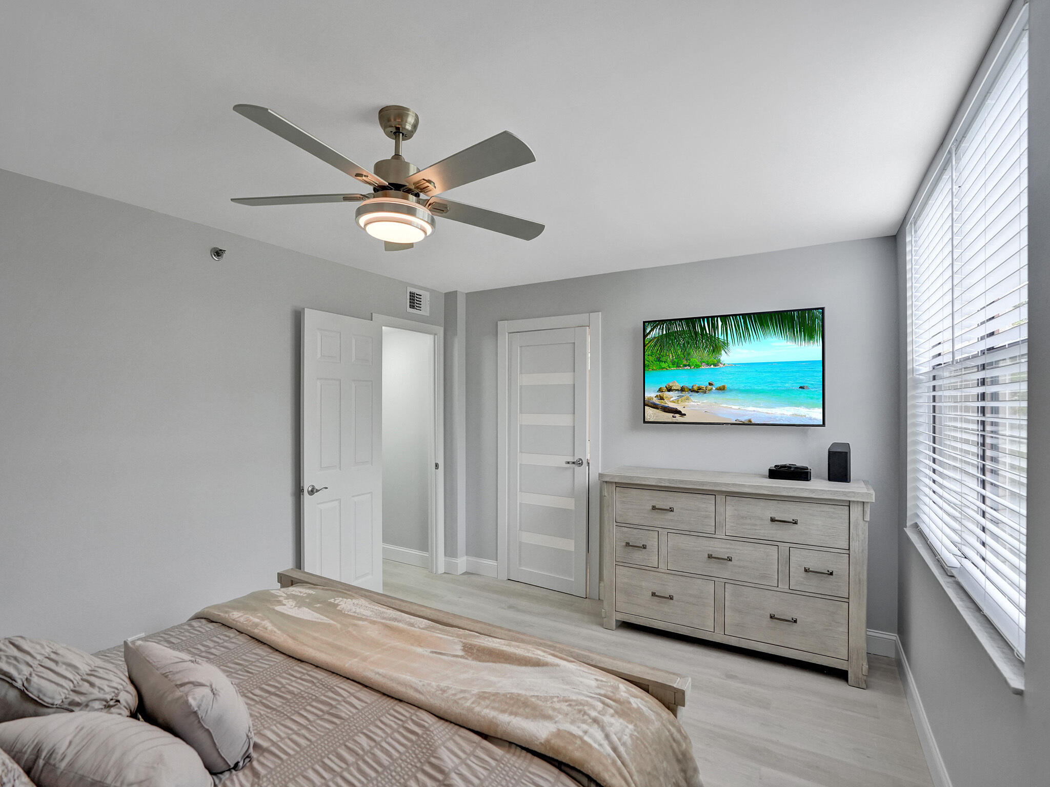 955 Egret Circle 405 Property Photo 24
