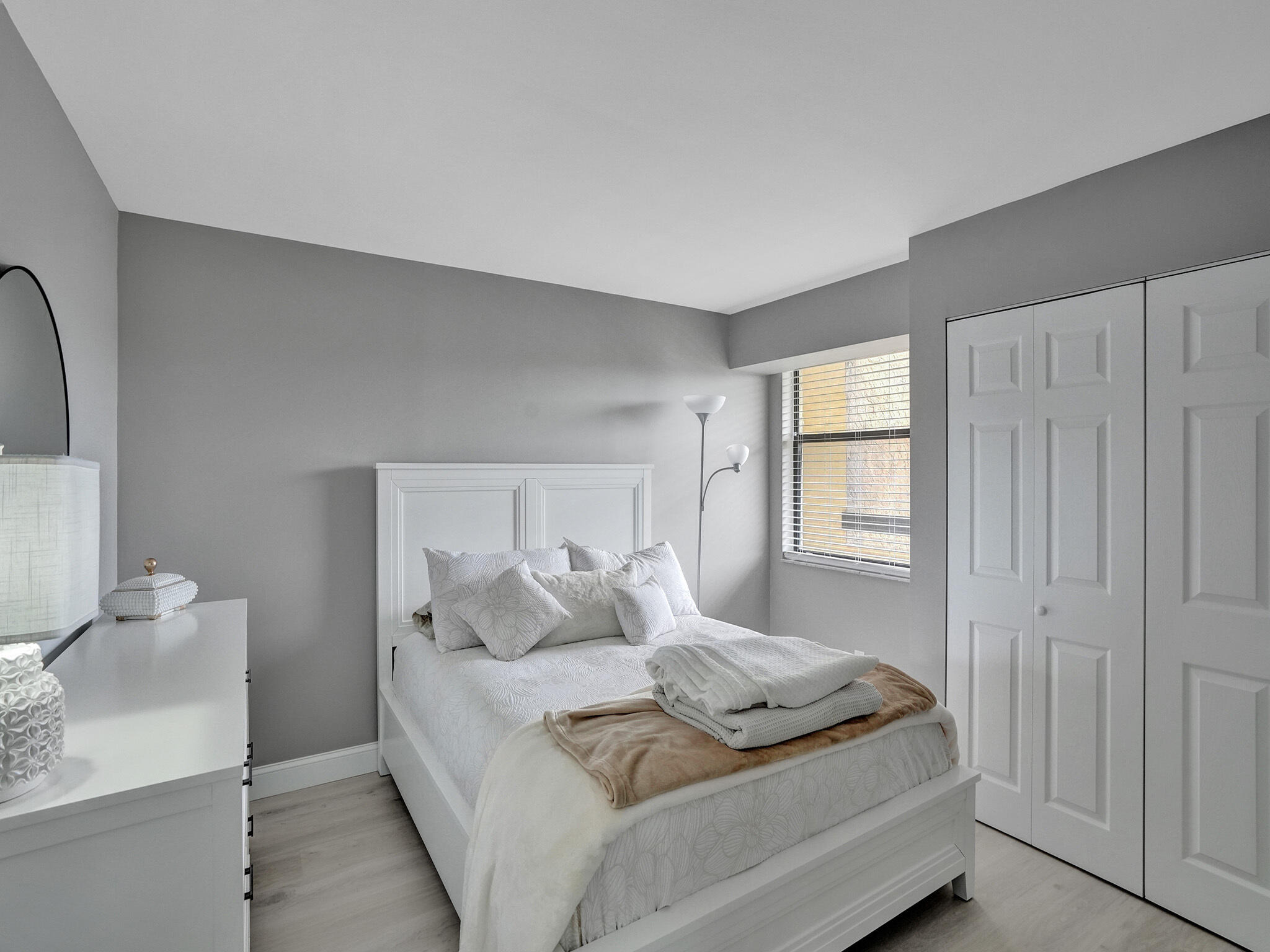 955 Egret Circle 405 Property Photo 28