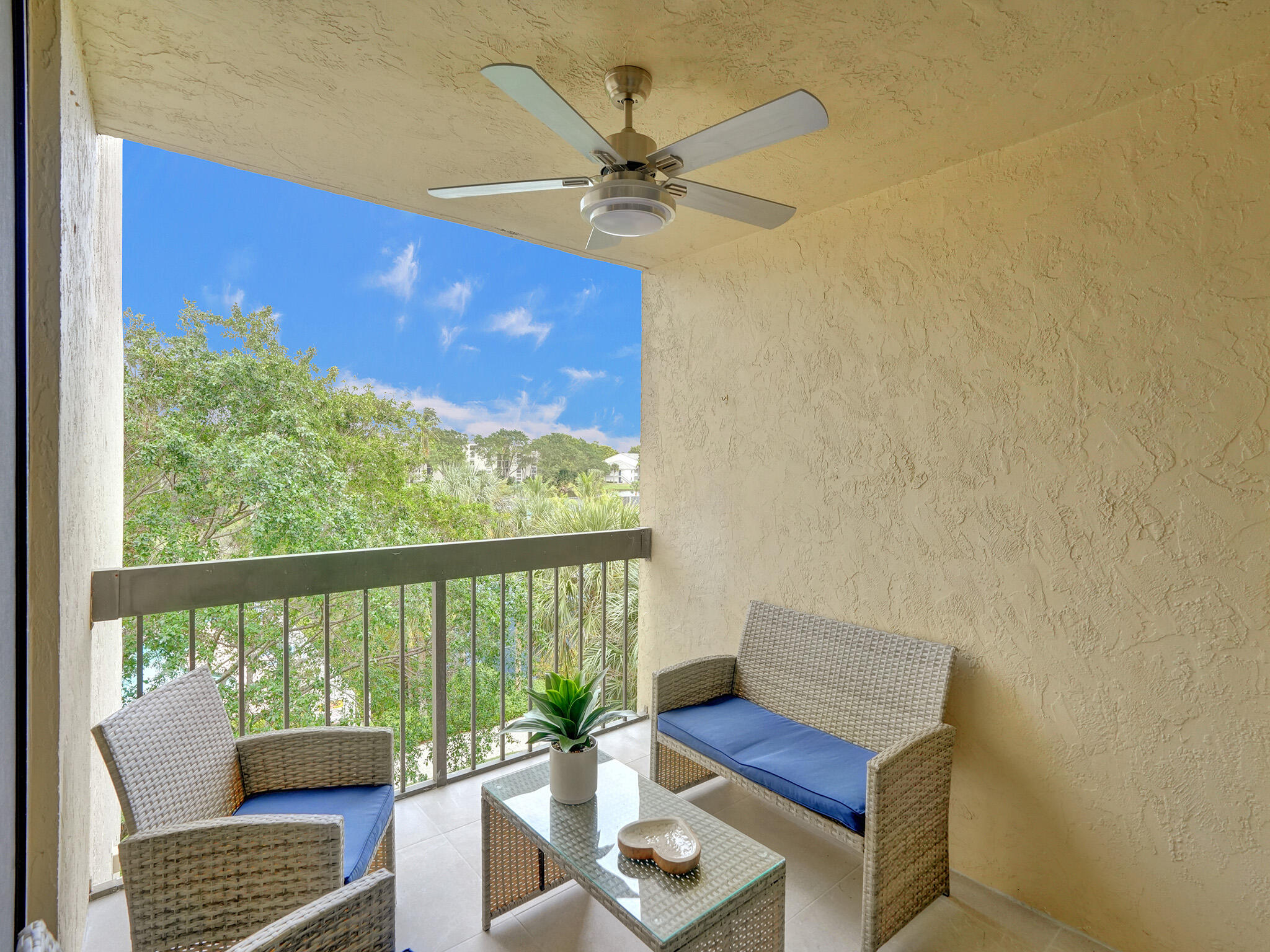 955 Egret Circle 405 Property Photo 38