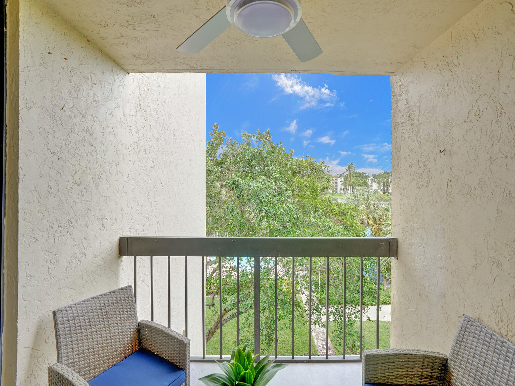 955 Egret Circle 405 Property Photo 39