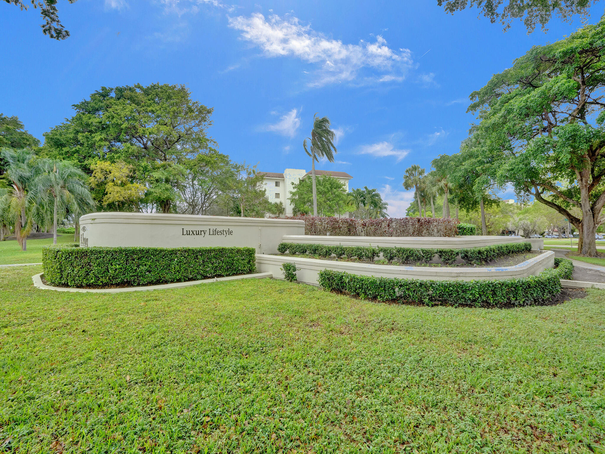 955 Egret Circle 405 Property Photo 43
