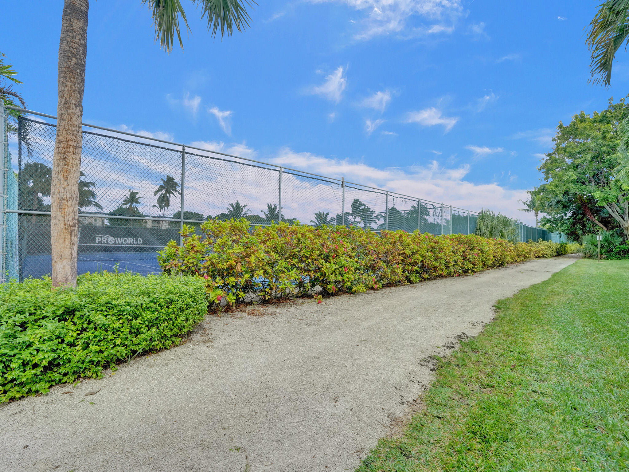 955 Egret Circle 405 Property Photo 44
