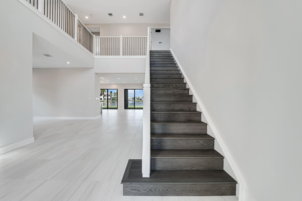 10028 Cloud View Property Photo 9