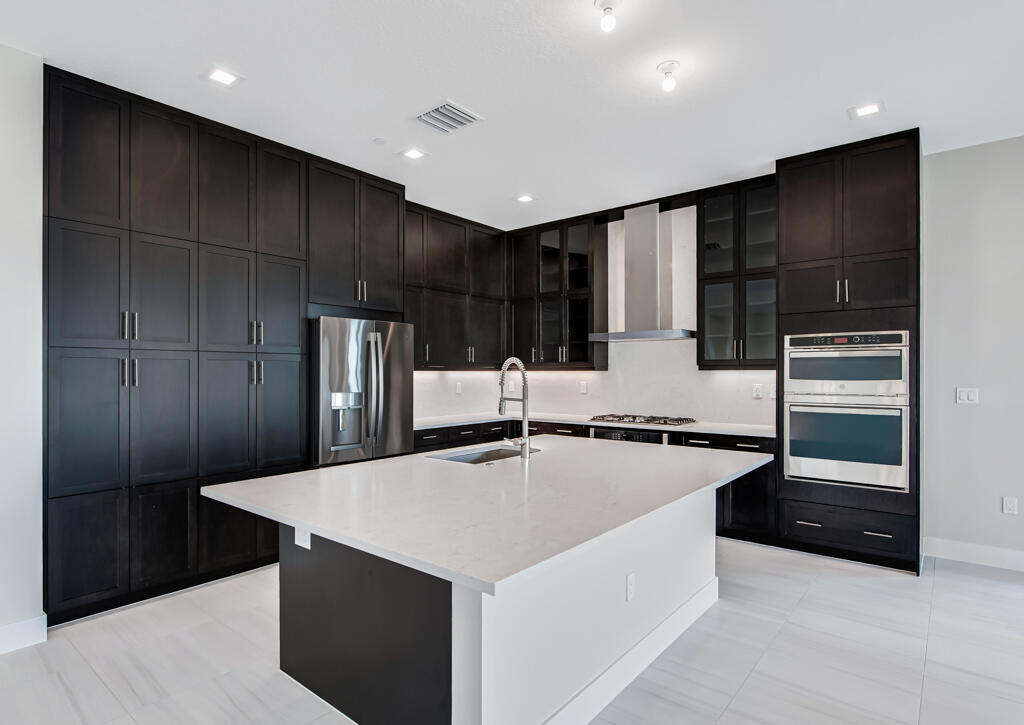 10028 Cloud View Property Photo 25