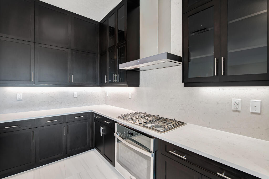 10028 Cloud View Property Photo 34