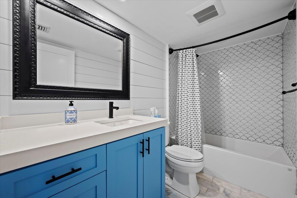 201 S Seas Drive 404 Property Photo 27