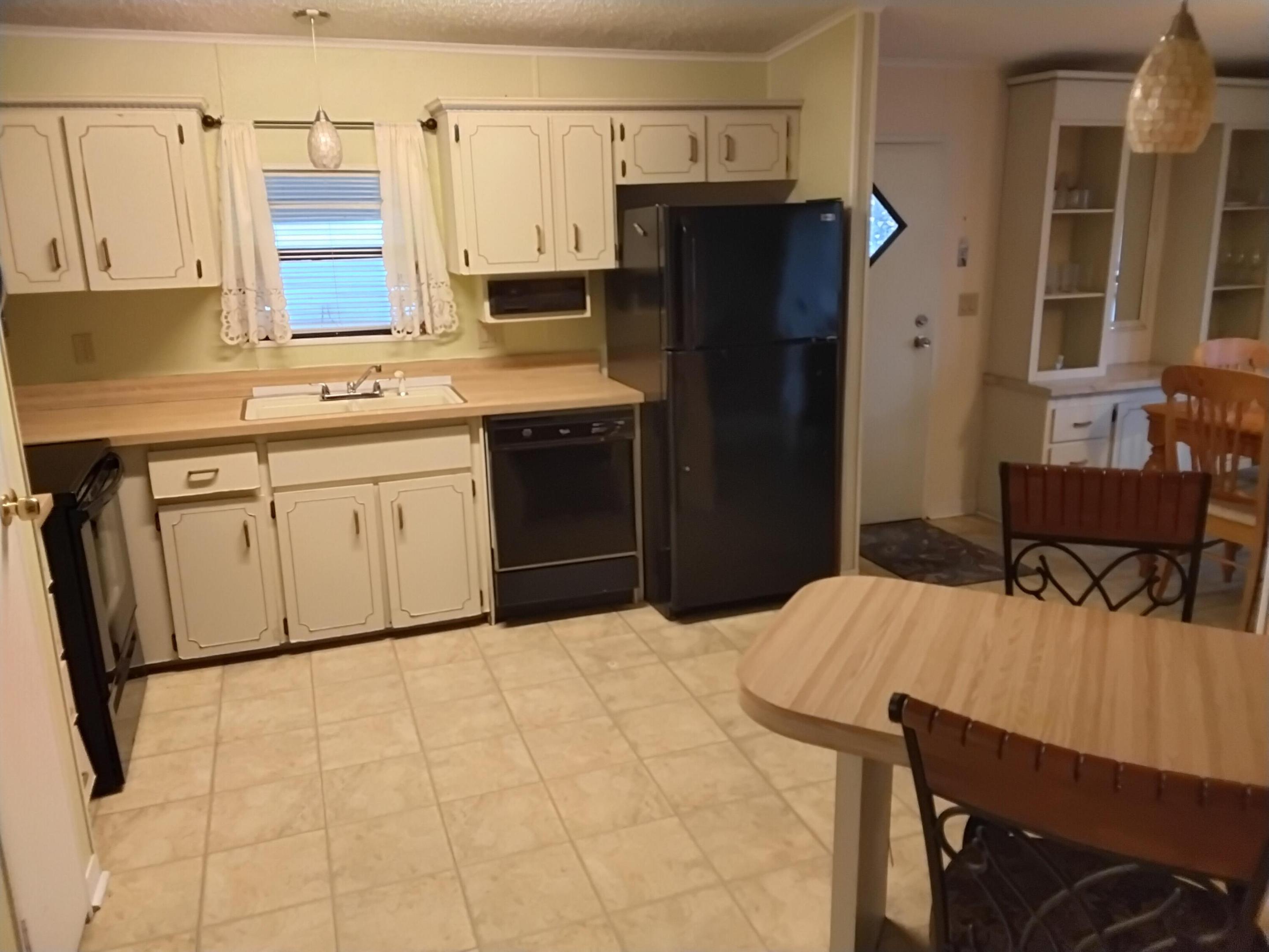 14 Jacaranda Lane Property Photo 12