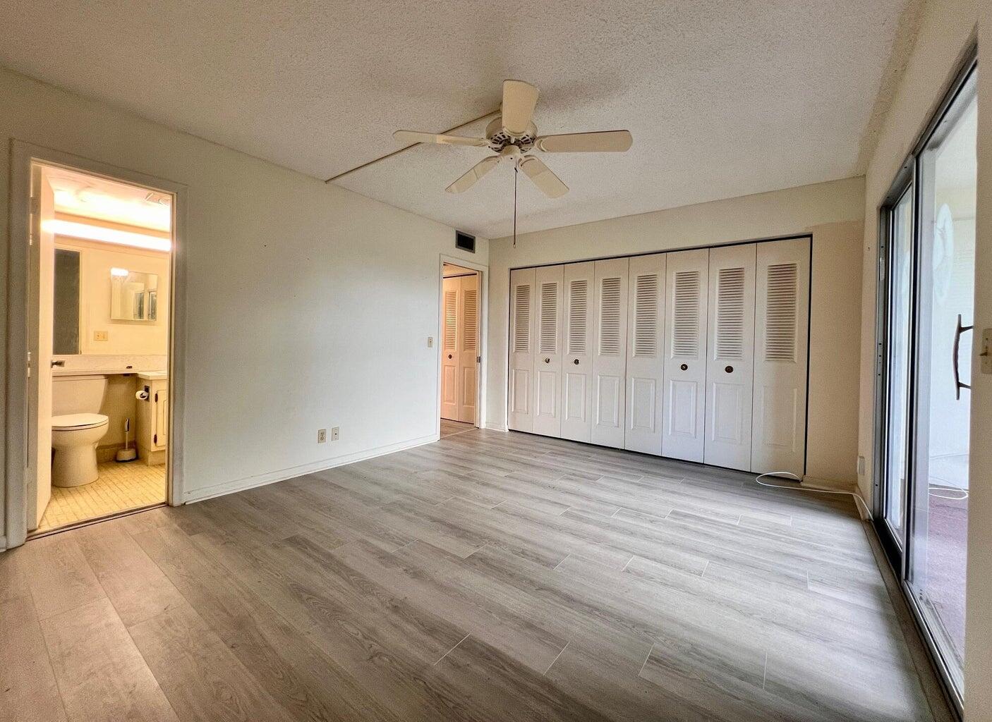 434 Southampton B Property Photo 5
