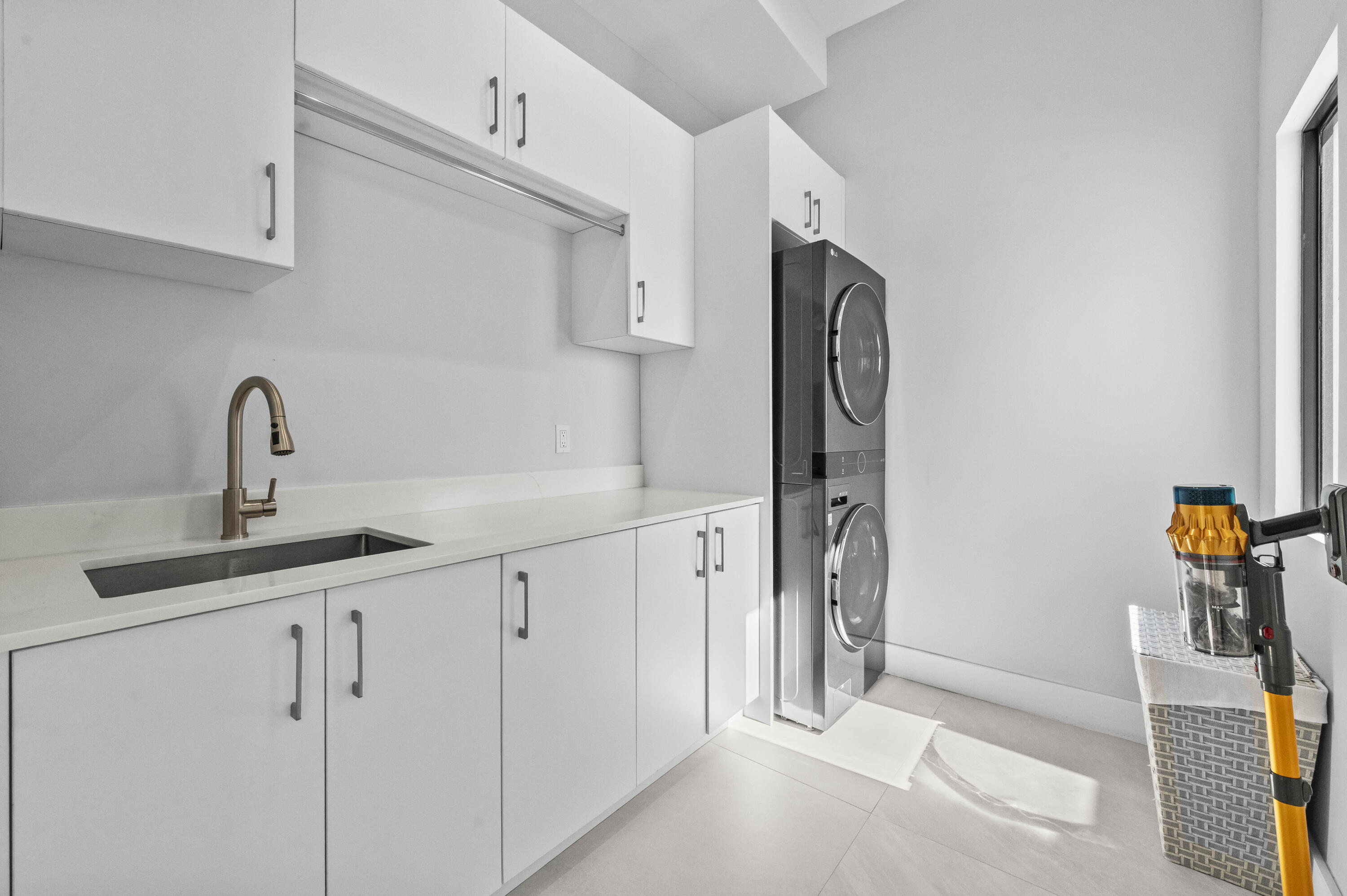1201 Mandarin Isle Property Photo 45