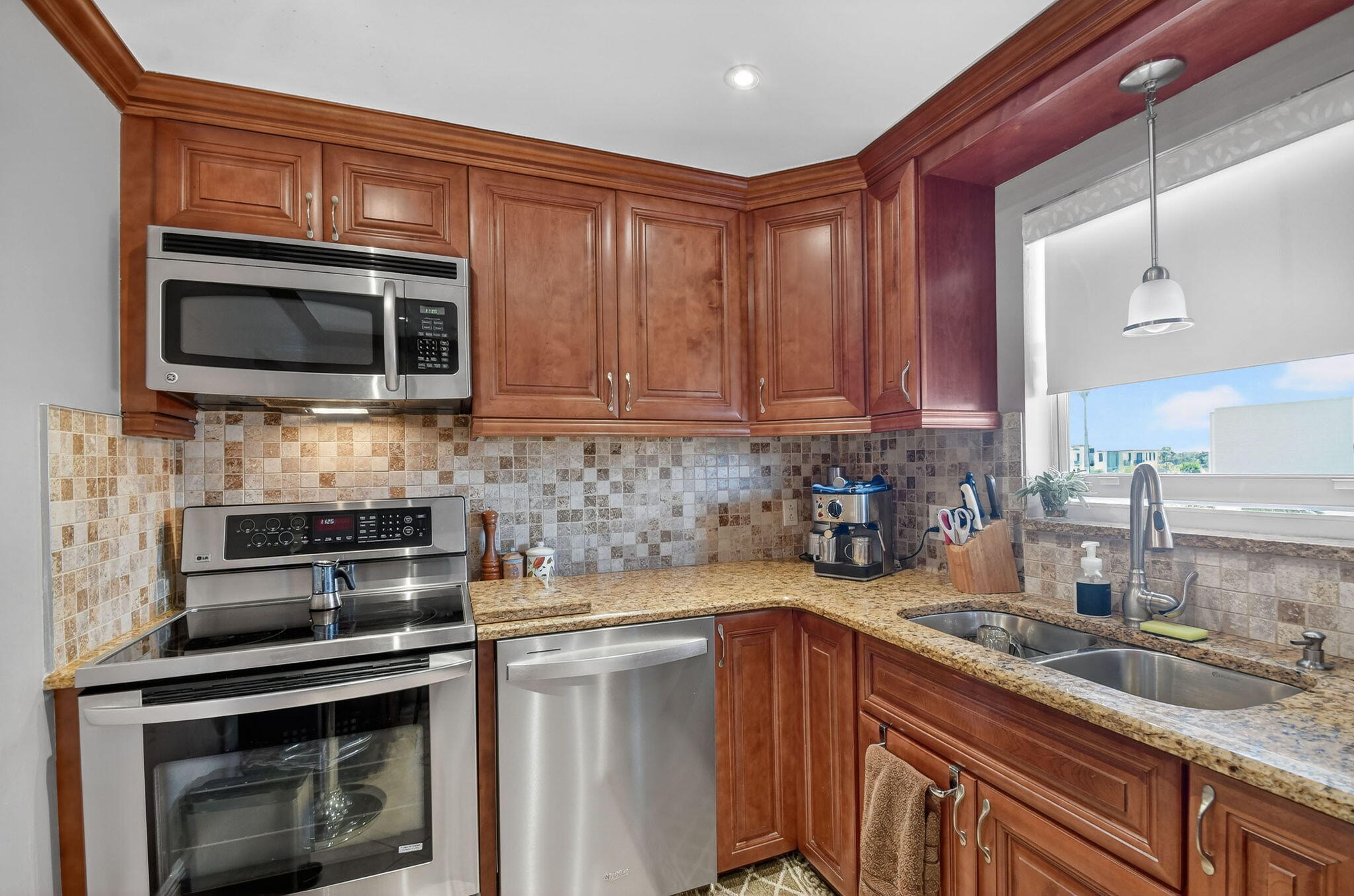 729 Lori Drive 302 Property Photo 7