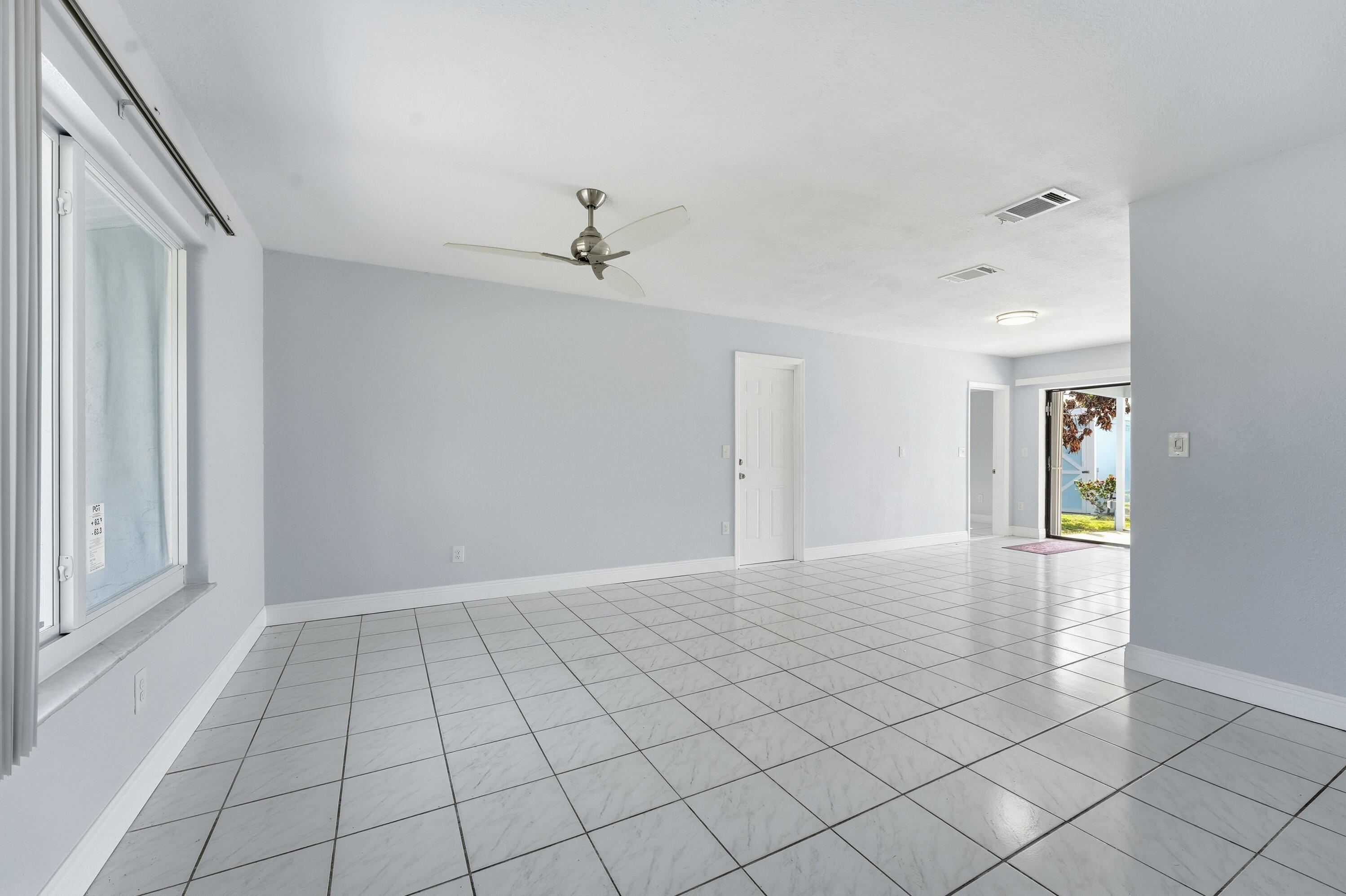 420 Se Streamlet Avenue Property Photo 8