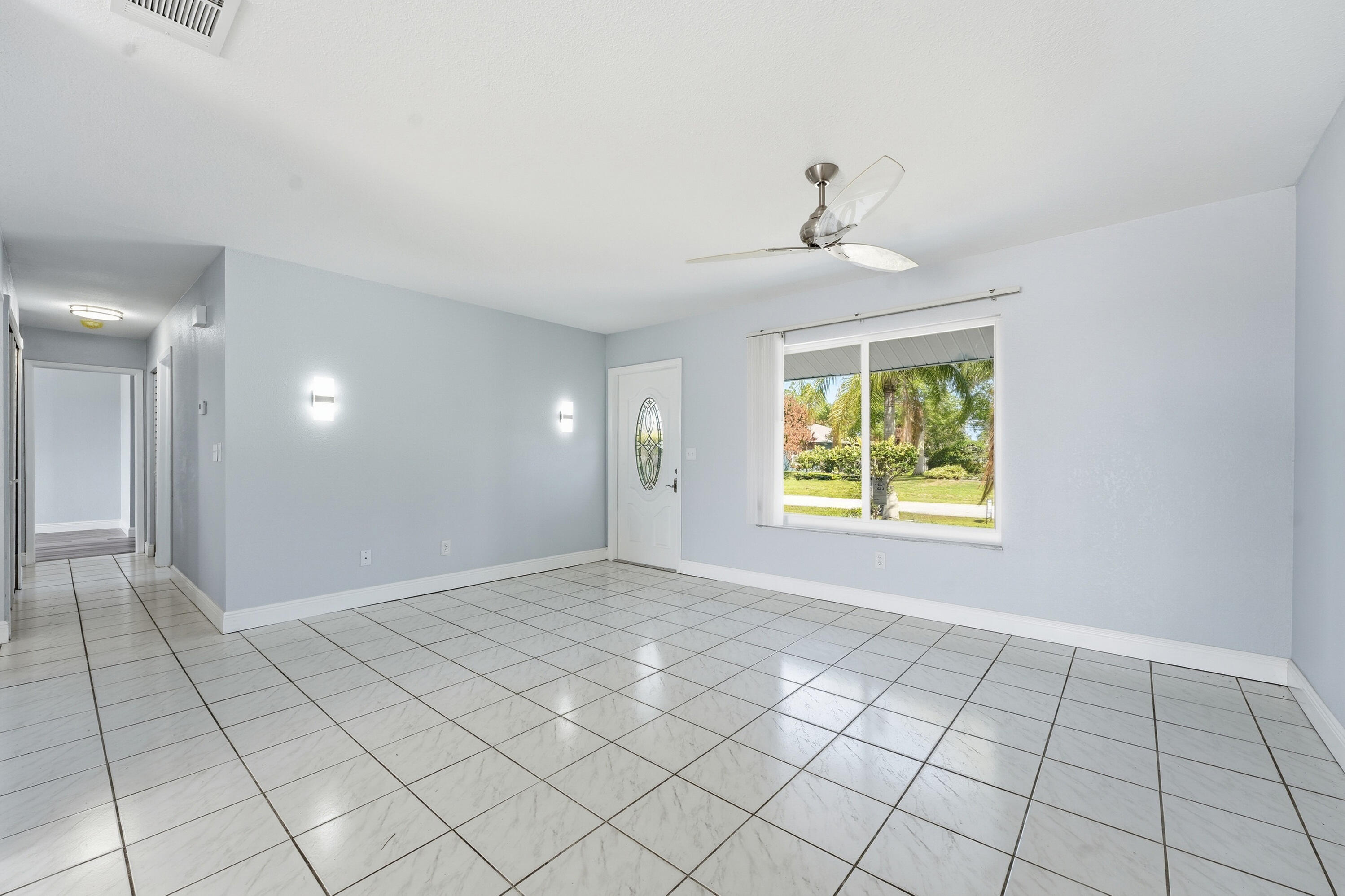 420 Se Streamlet Avenue Property Photo 9