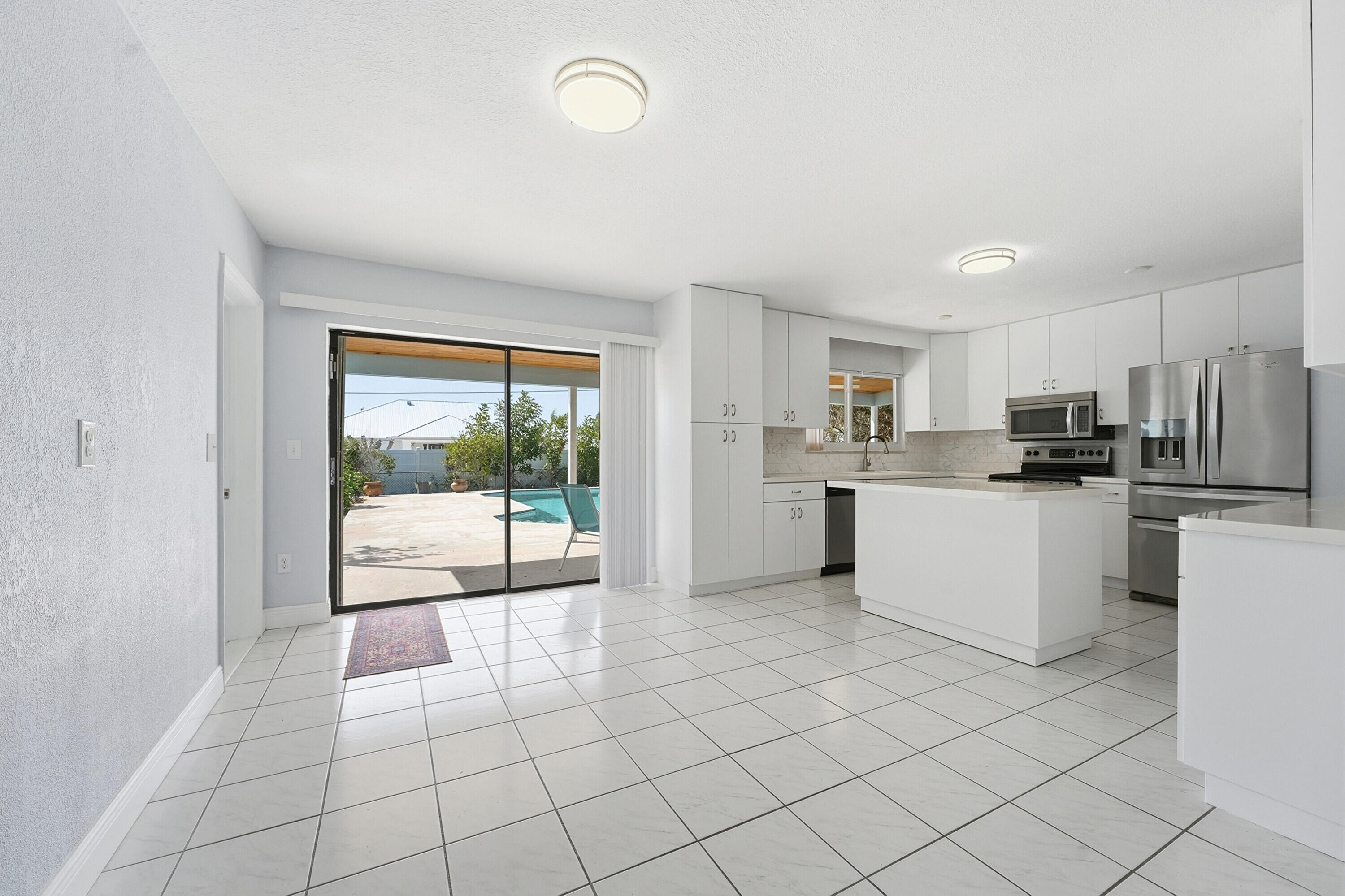 420 Se Streamlet Avenue Property Photo 12