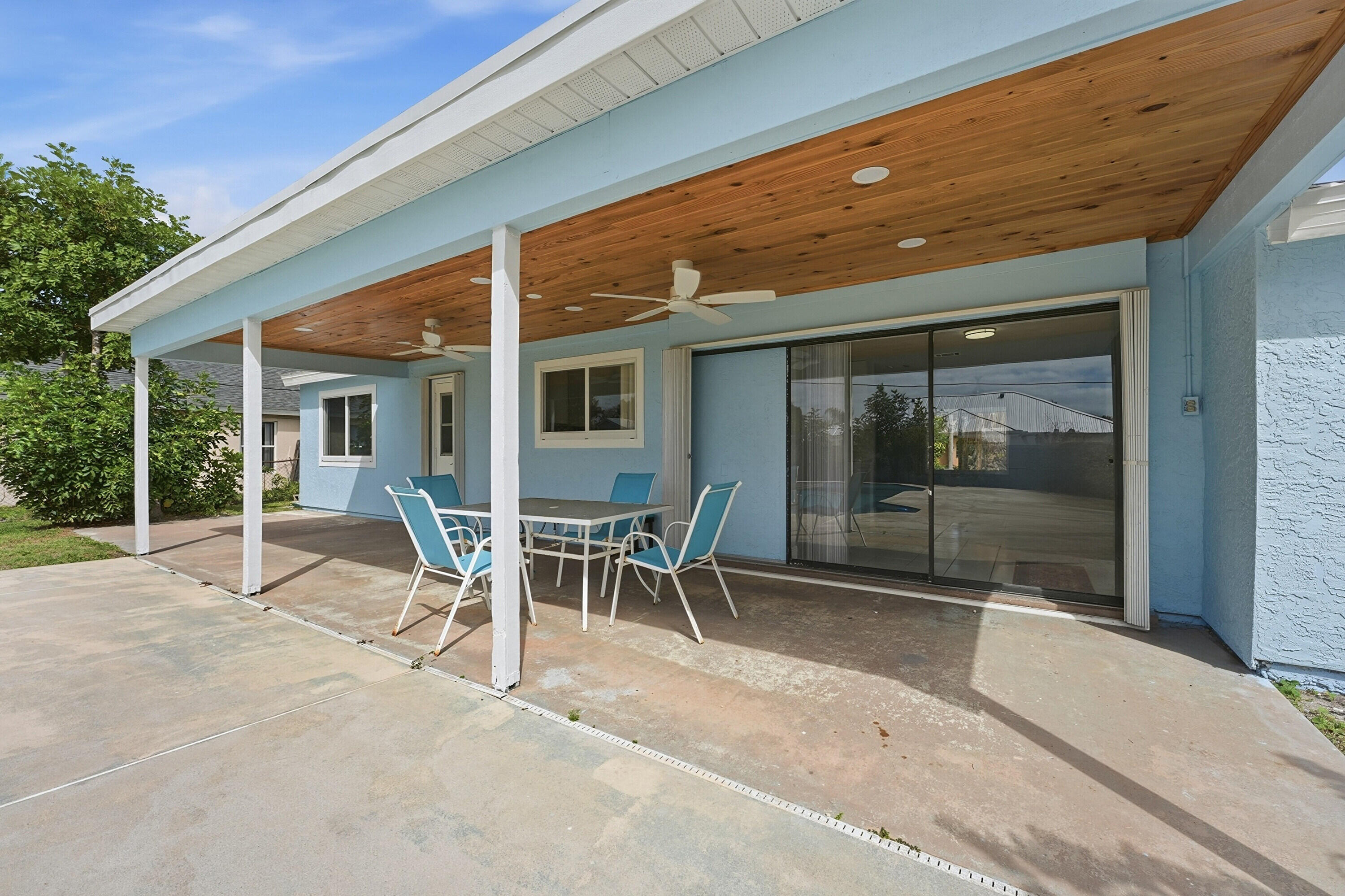420 Se Streamlet Avenue Property Photo 29