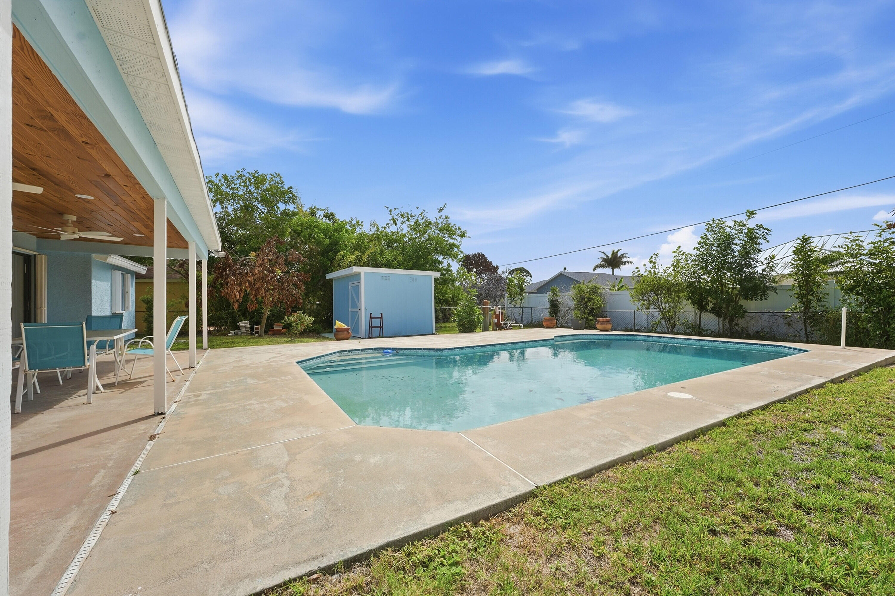 420 Se Streamlet Avenue Property Photo 31