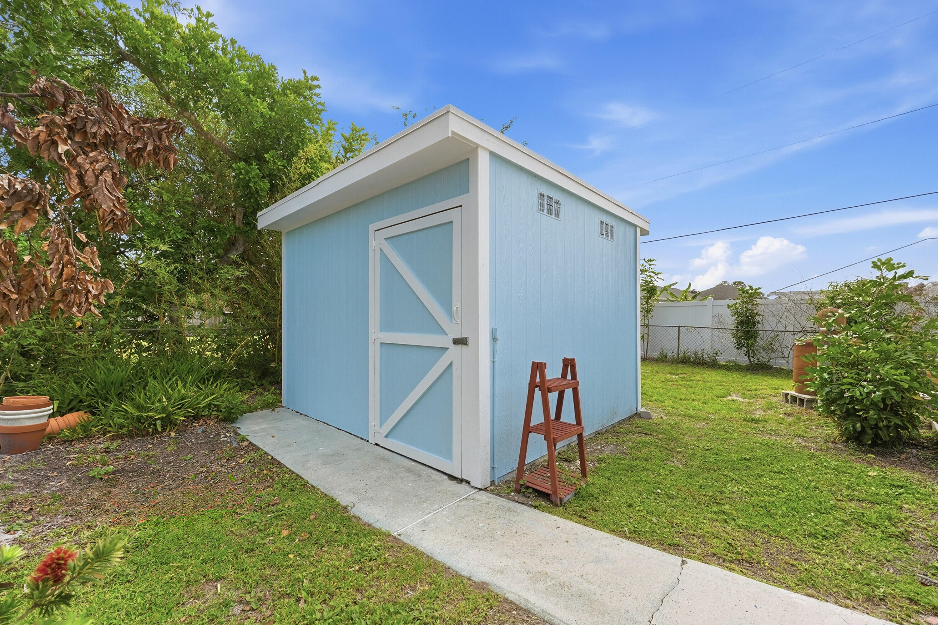 420 Se Streamlet Avenue Property Photo 33