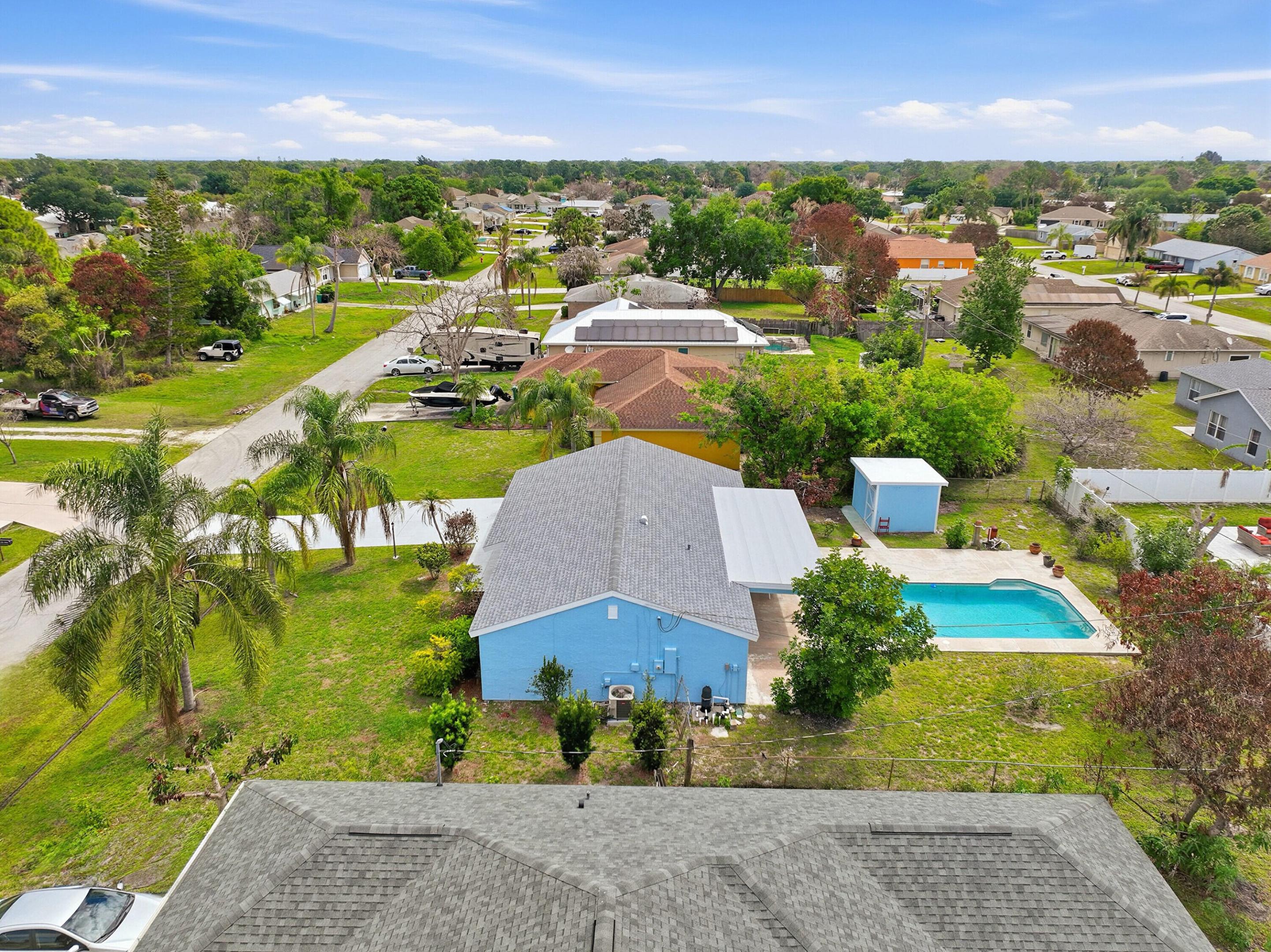 420 Se Streamlet Avenue Property Photo 36