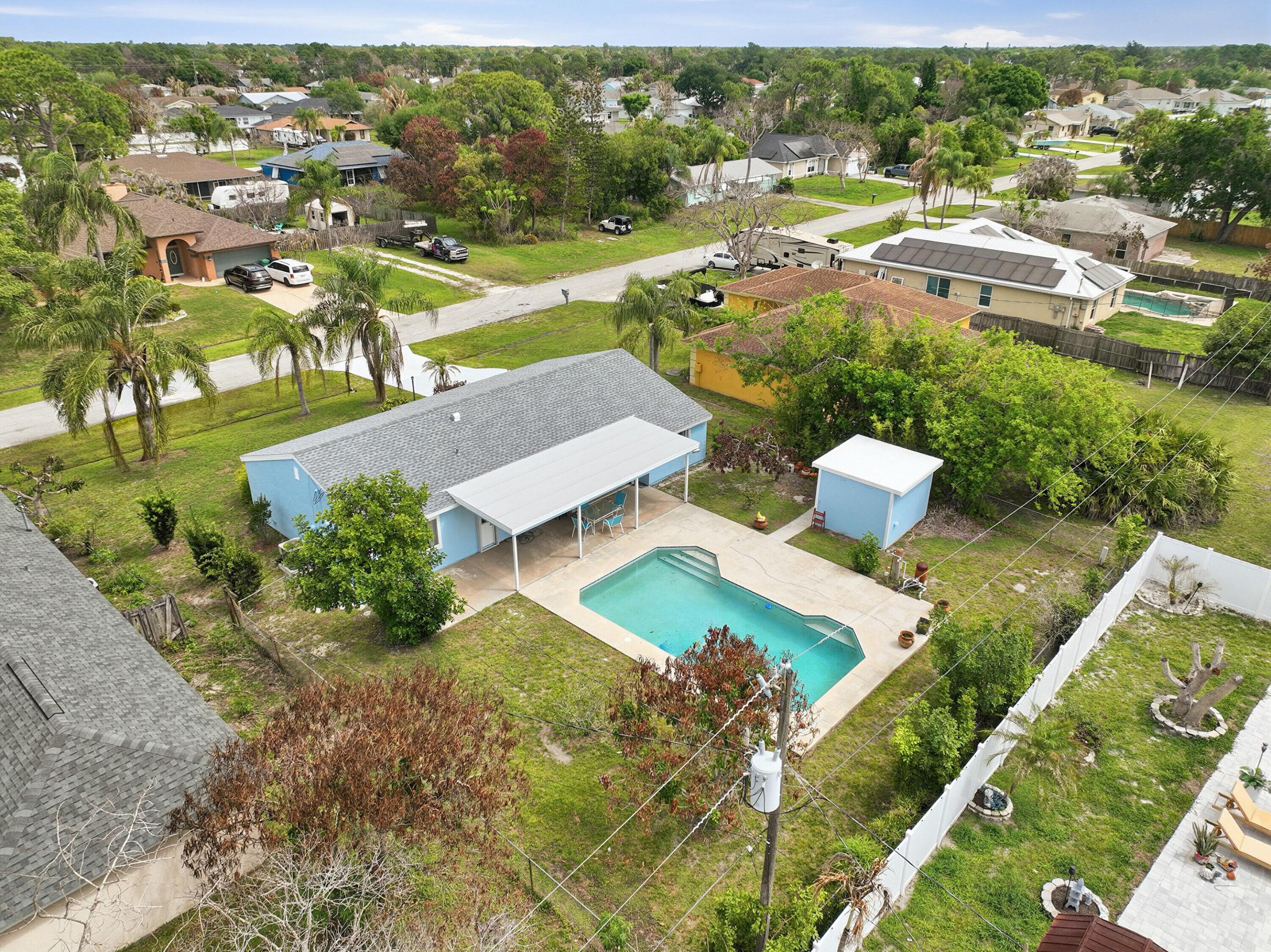 420 Se Streamlet Avenue Property Photo 37