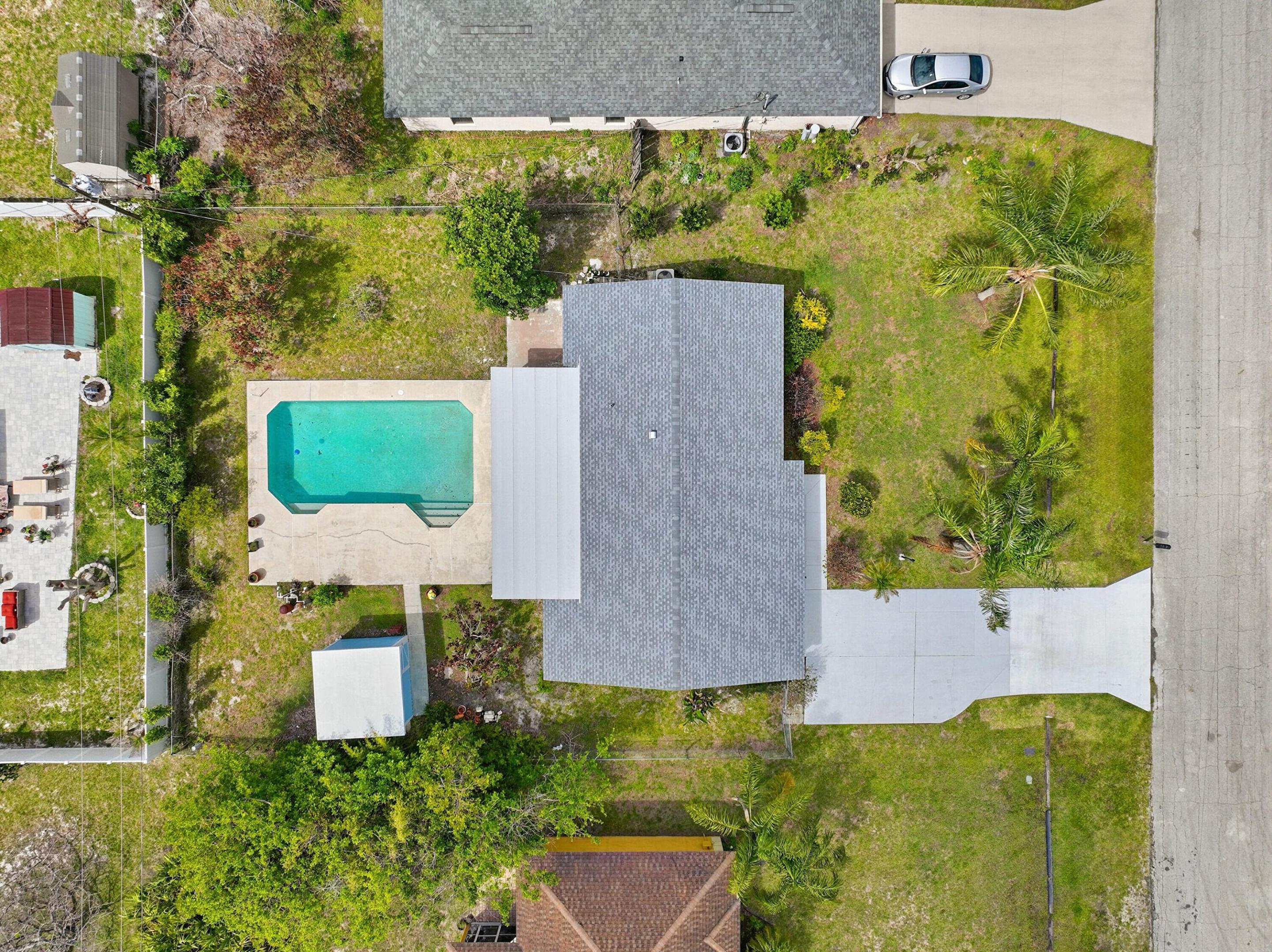 420 Se Streamlet Avenue Property Photo 46