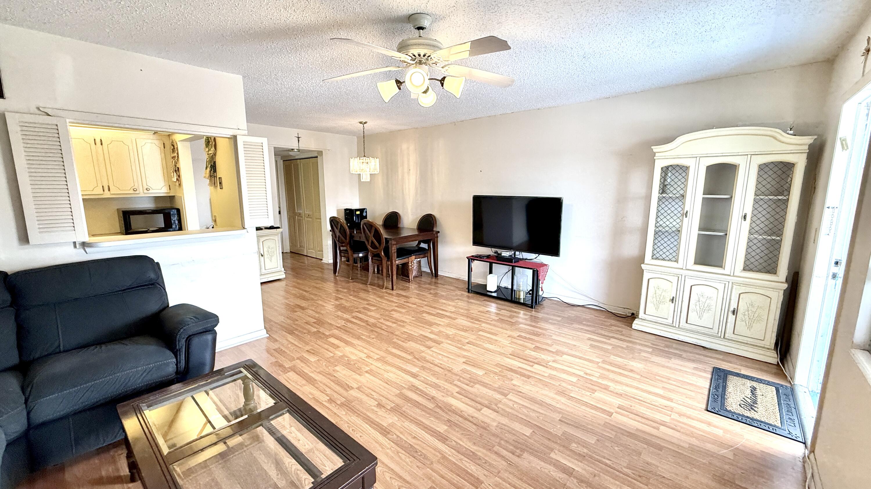 122 Oakridge I Property Photo 3