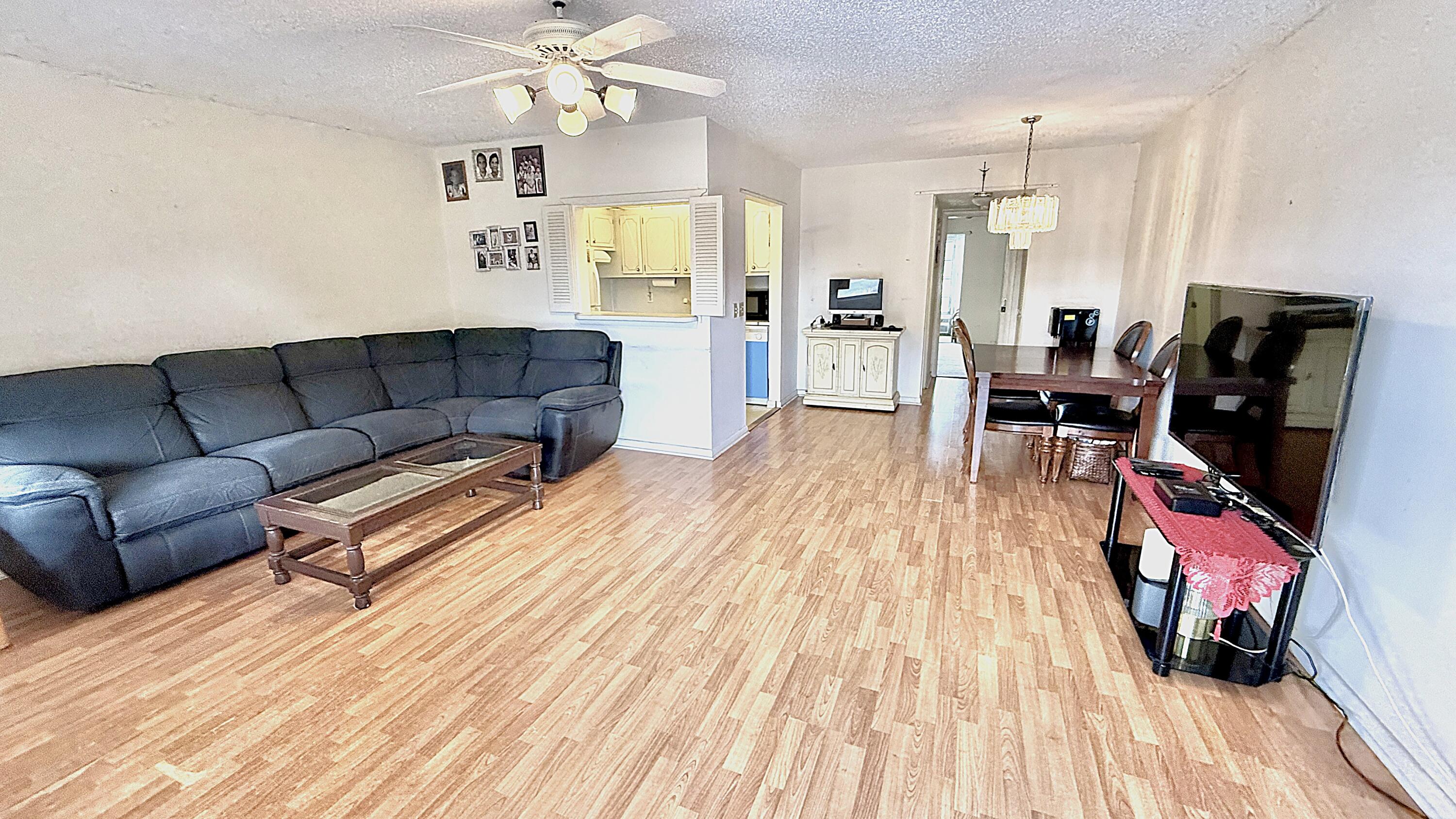 122 Oakridge I Property Photo 4