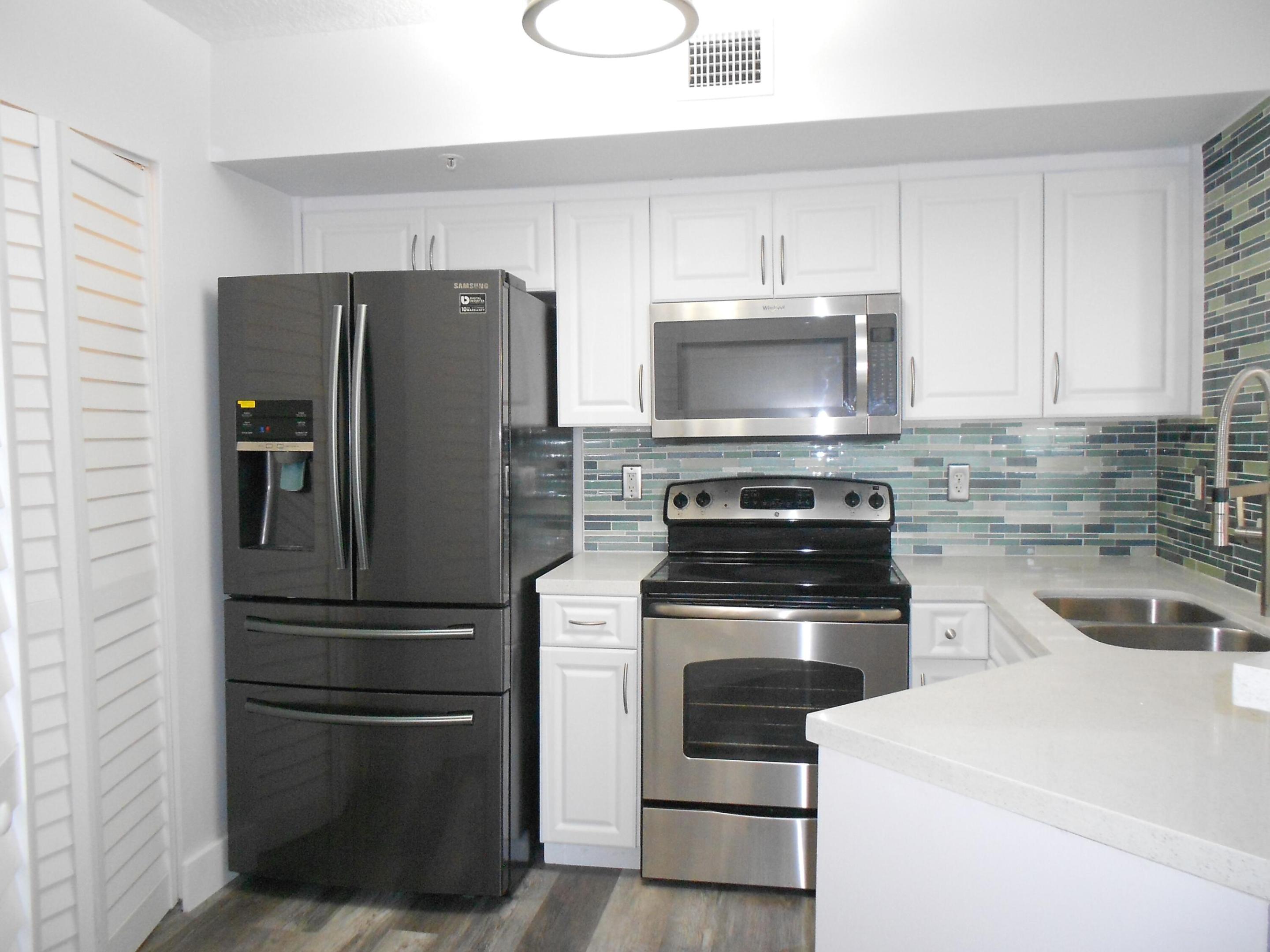 1000 Scotia Drive 304 Property Photo 3