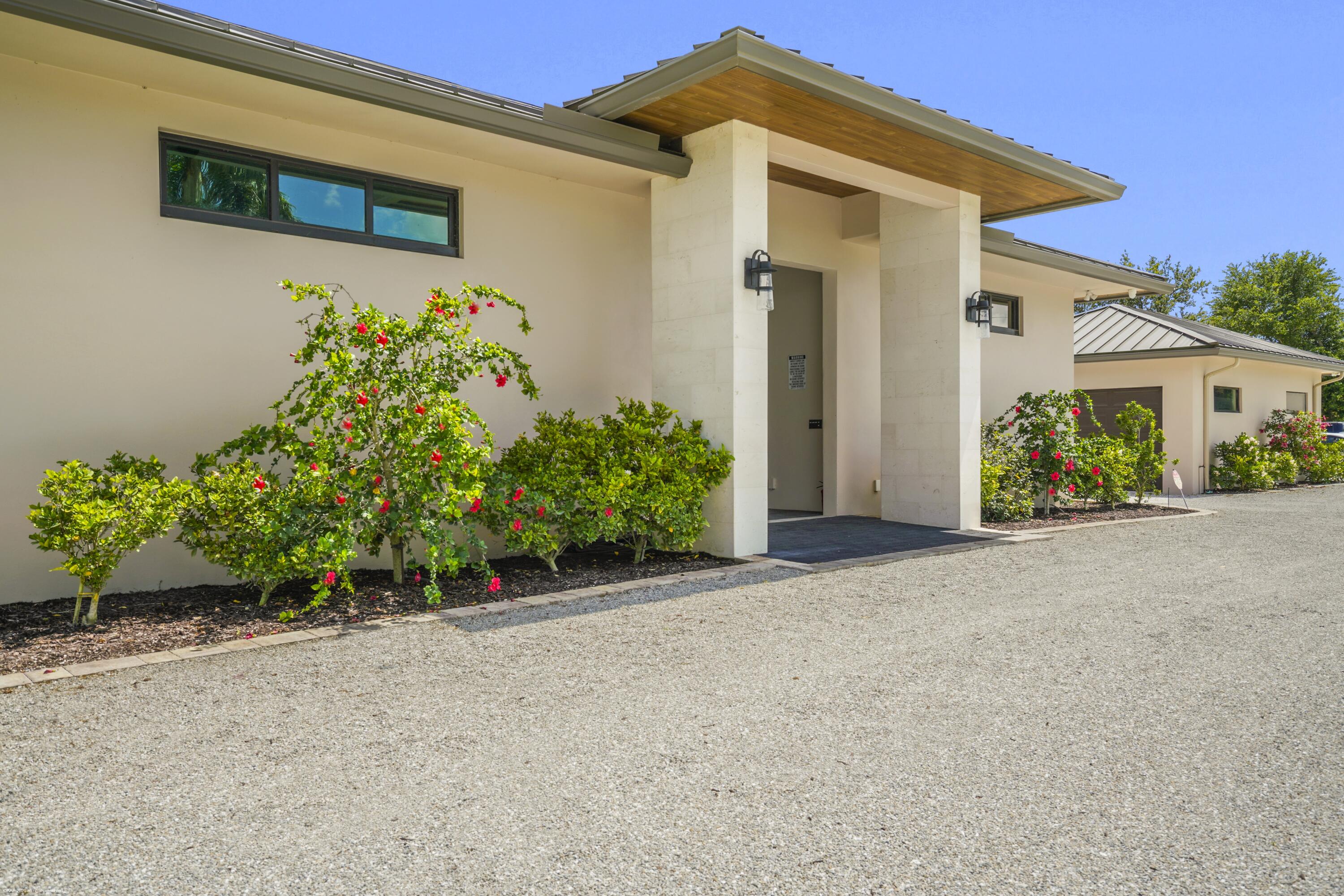 16219 Hollow Tree Lane Property Photo 2