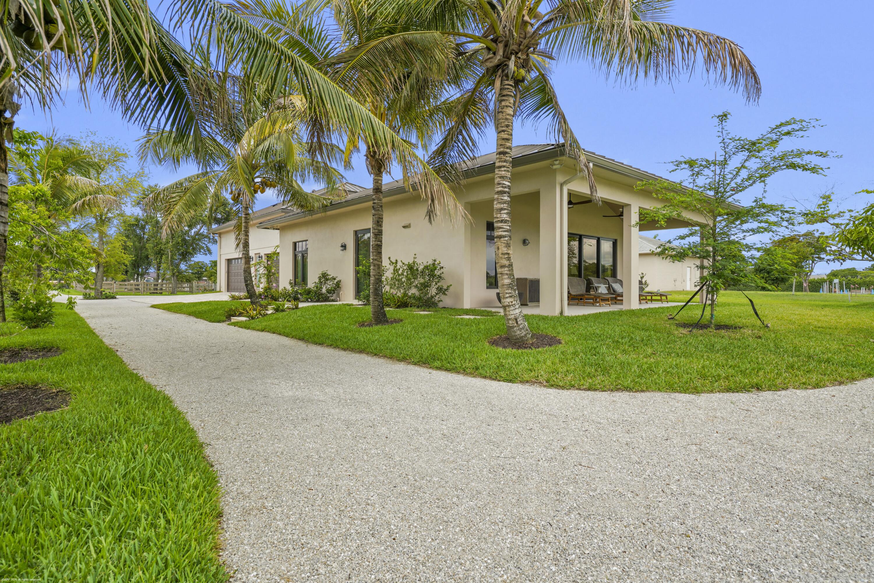 16219 Hollow Tree Lane Property Photo 3