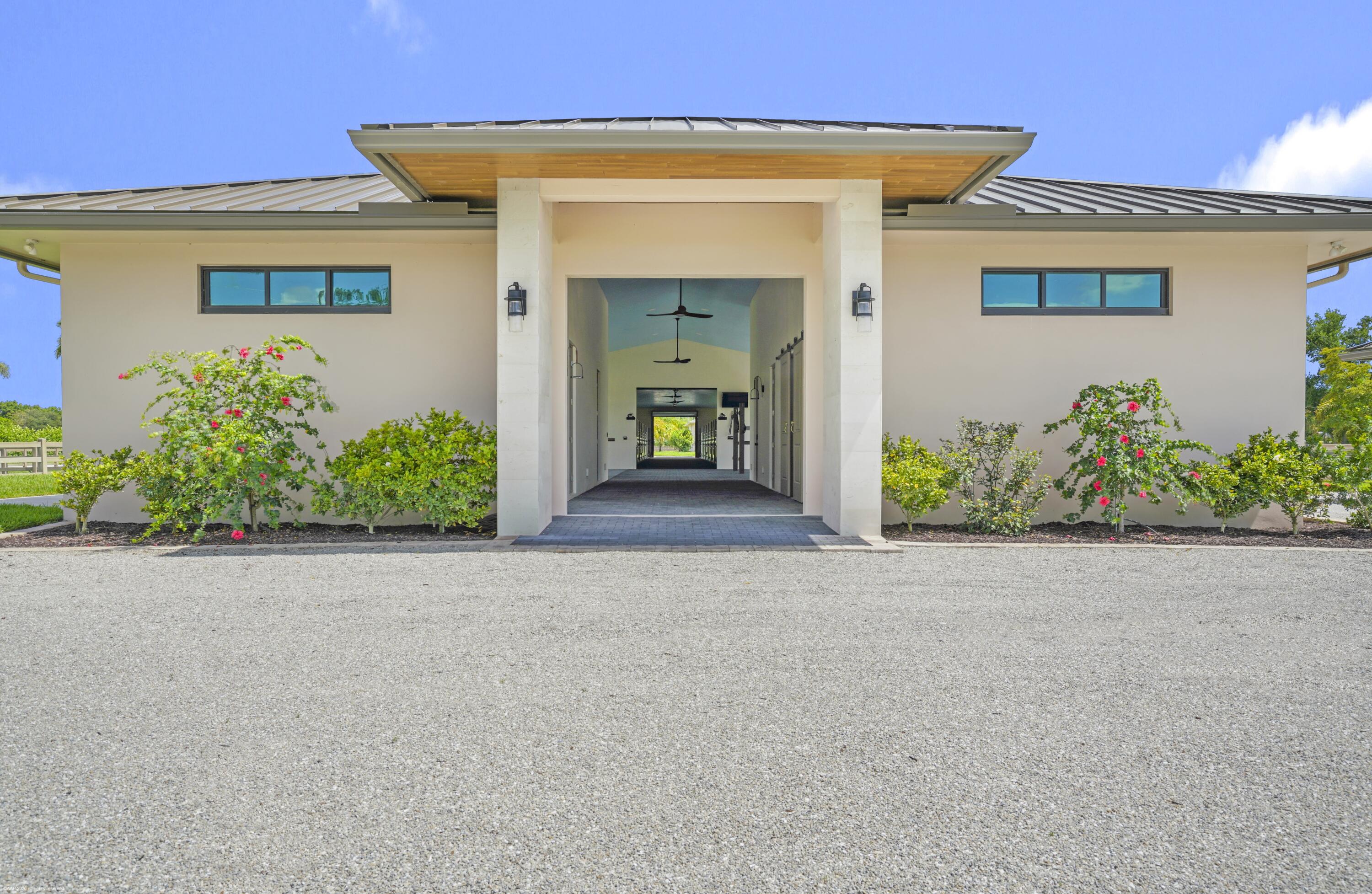16219 Hollow Tree Lane Property Photo 6